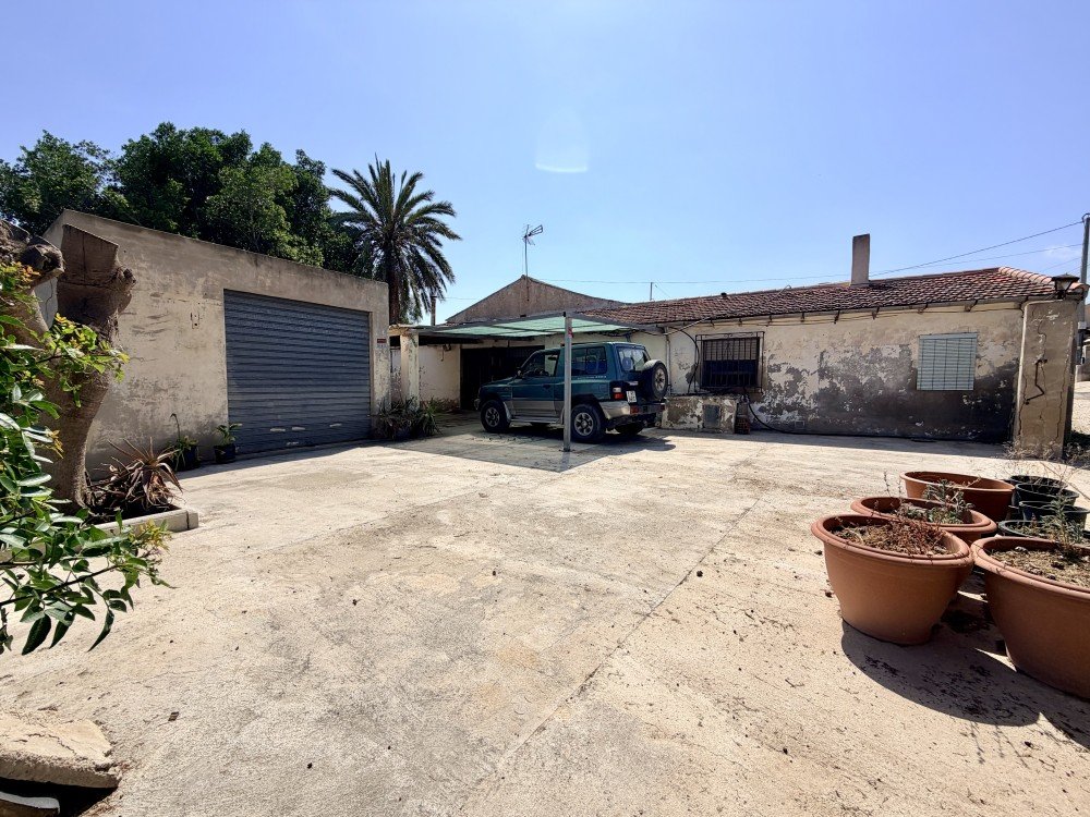For sale - 5 Bedroom 1 Bathroom Country House in La Marina - Costa Blanca  - Alicante