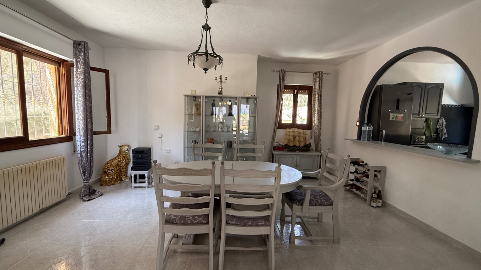 For sale - 6 Bedroom 3 Bathroom Villa in Orihuela - Inland  - Alicante