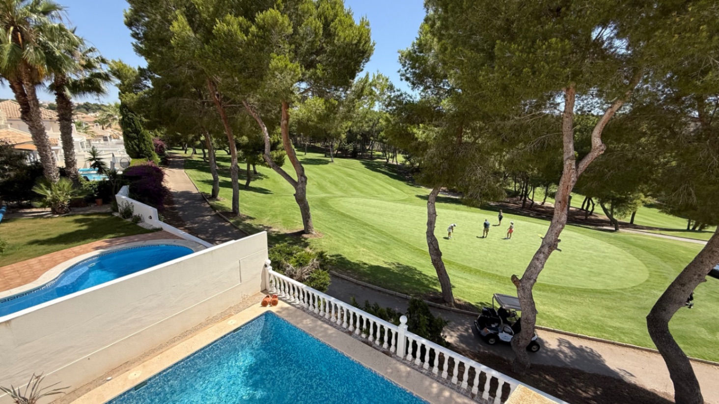 For sale - 4 Bedroom 2 Bathroom Villa in Las Ramblas Villamartin - Inland  - Alicante