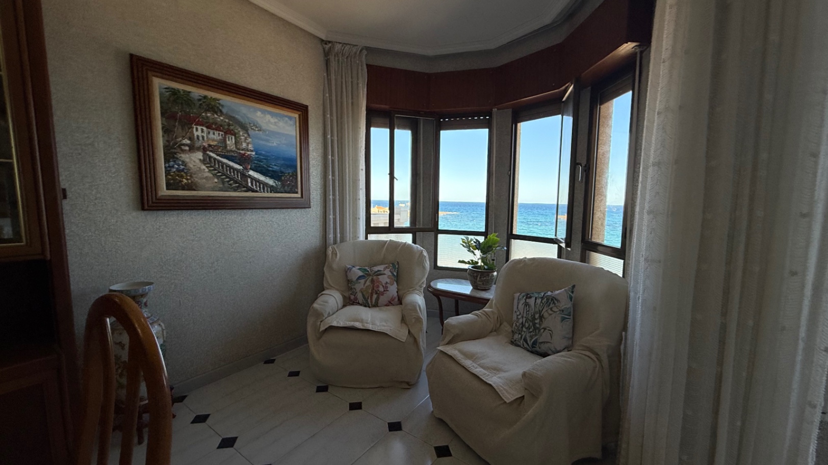 For sale - 3 Bedroom 2 Bathroom Apartment in Torrevieja - Costa Blanca  - Alicante