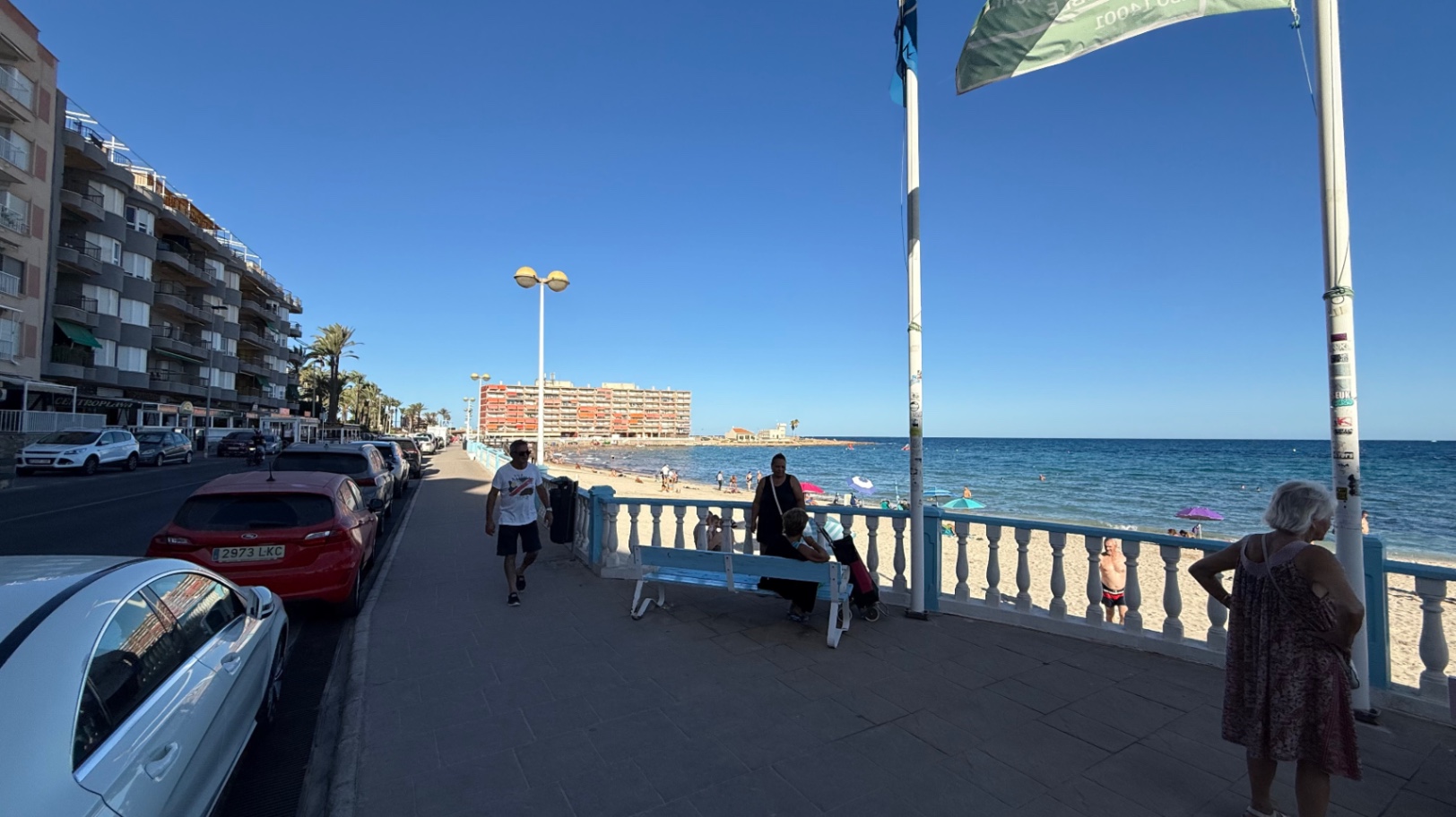 For sale - 3 Bedroom 2 Bathroom Apartment in Torrevieja - Costa Blanca  - Alicante