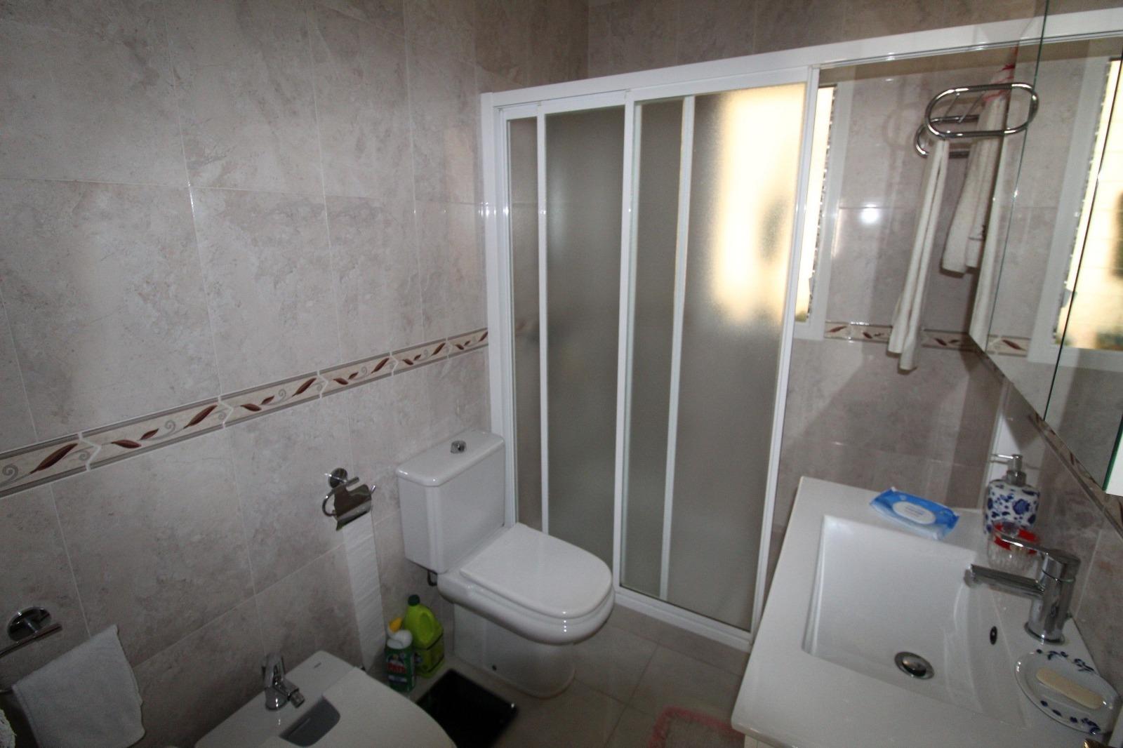 For sale - 5 Bedroom 2 Bathroom Villa in Los Balcones - Los Balcones - Los Altos Del Edén  - Alicante