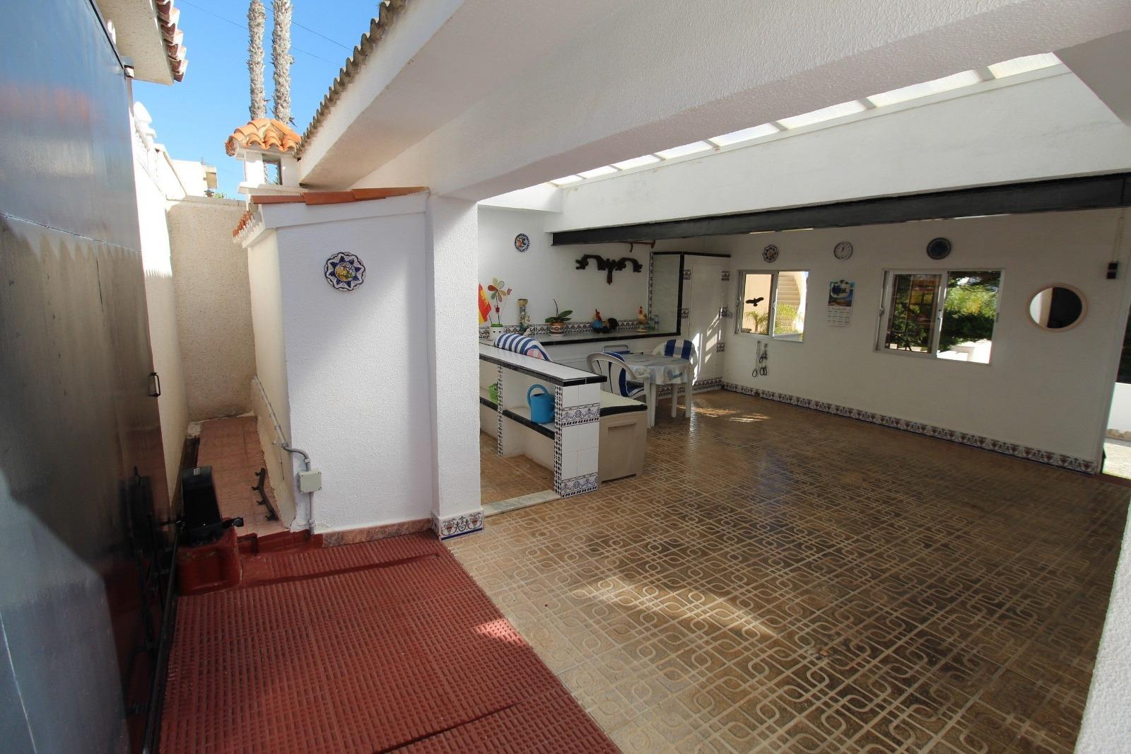 For sale - 5 Bedroom 2 Bathroom Villa in Los Balcones - Los Balcones - Los Altos Del Edén  - Alicante