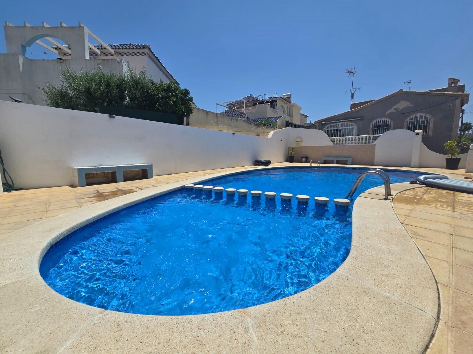 For sale - 3 Bedroom 2 Bathroom Town House in Torrevieja - Los Balcones  - Alicante