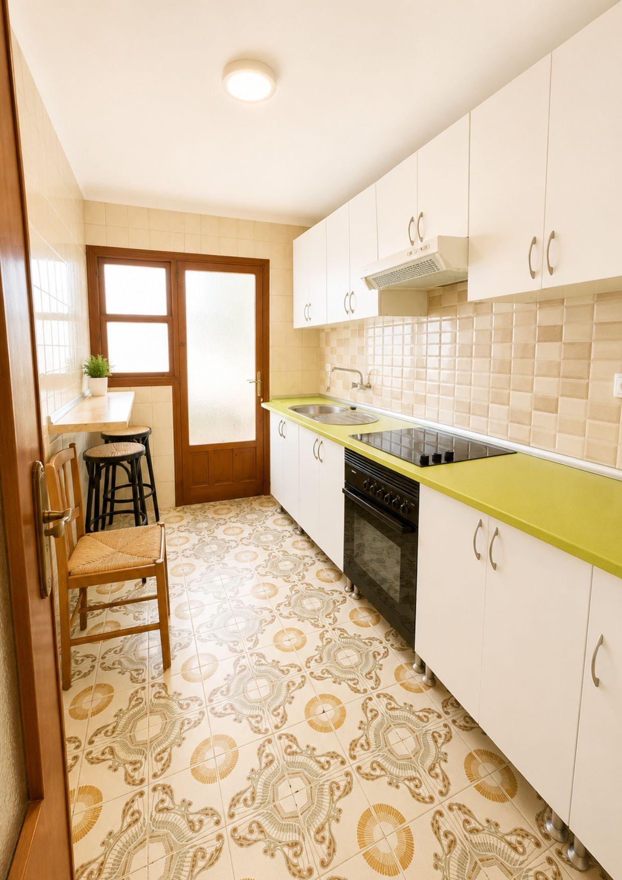 For sale - 3 Bedroom 2 Bathroom Apartment in Torrevieja - Playa Del Cura  - Alicante