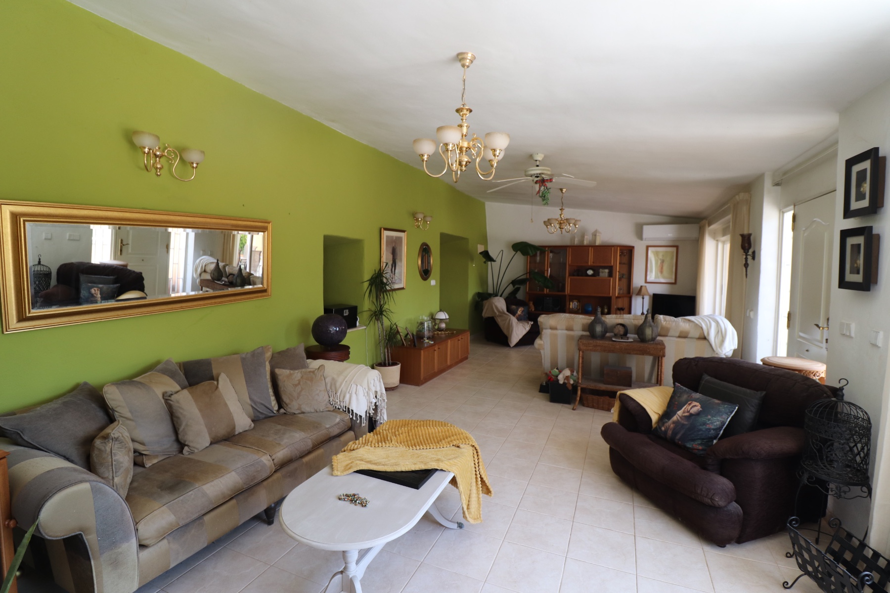 For sale - 5 Bedroom 2 Bathroom Country House in Hondón de las Nieves - Inland  - Alicante