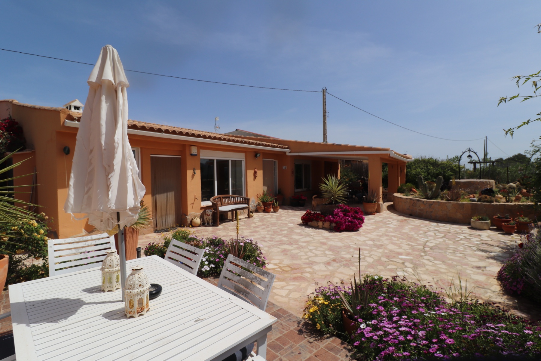 For sale - 5 Bedroom 2 Bathroom Country House in Hondón de las Nieves - Inland  - Alicante