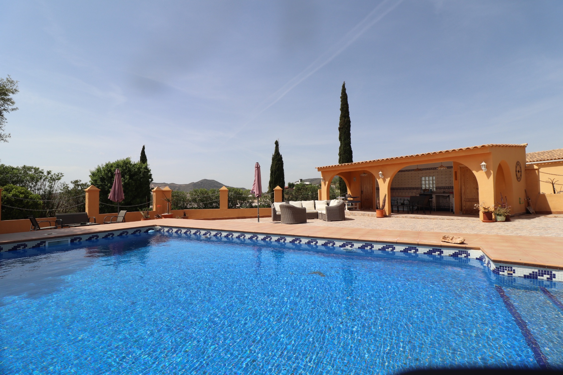 For sale - 5 Bedroom 2 Bathroom Country House in Hondón de las Nieves - Inland  - Alicante