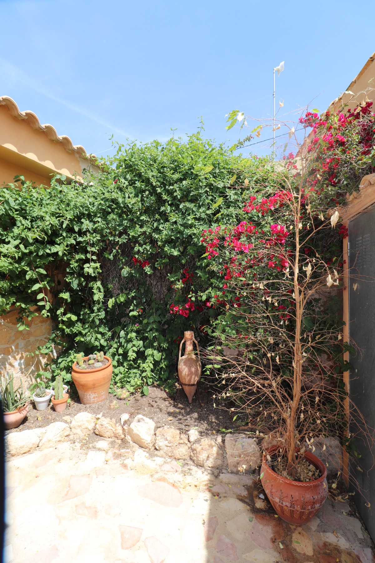 For sale - 5 Bedroom 2 Bathroom Country House in Hondón de las Nieves - Inland  - Alicante