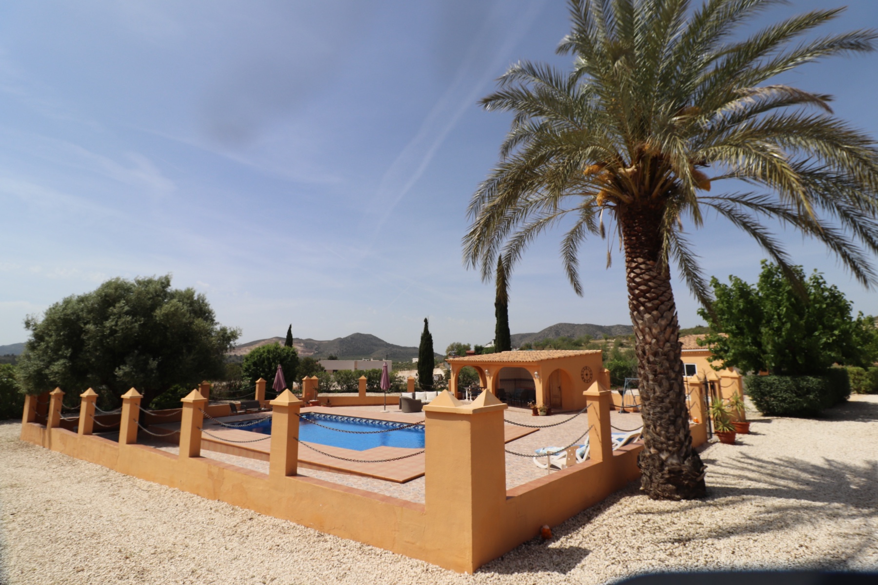 For sale - 5 Bedroom 2 Bathroom Country House in Hondón de las Nieves - Inland  - Alicante