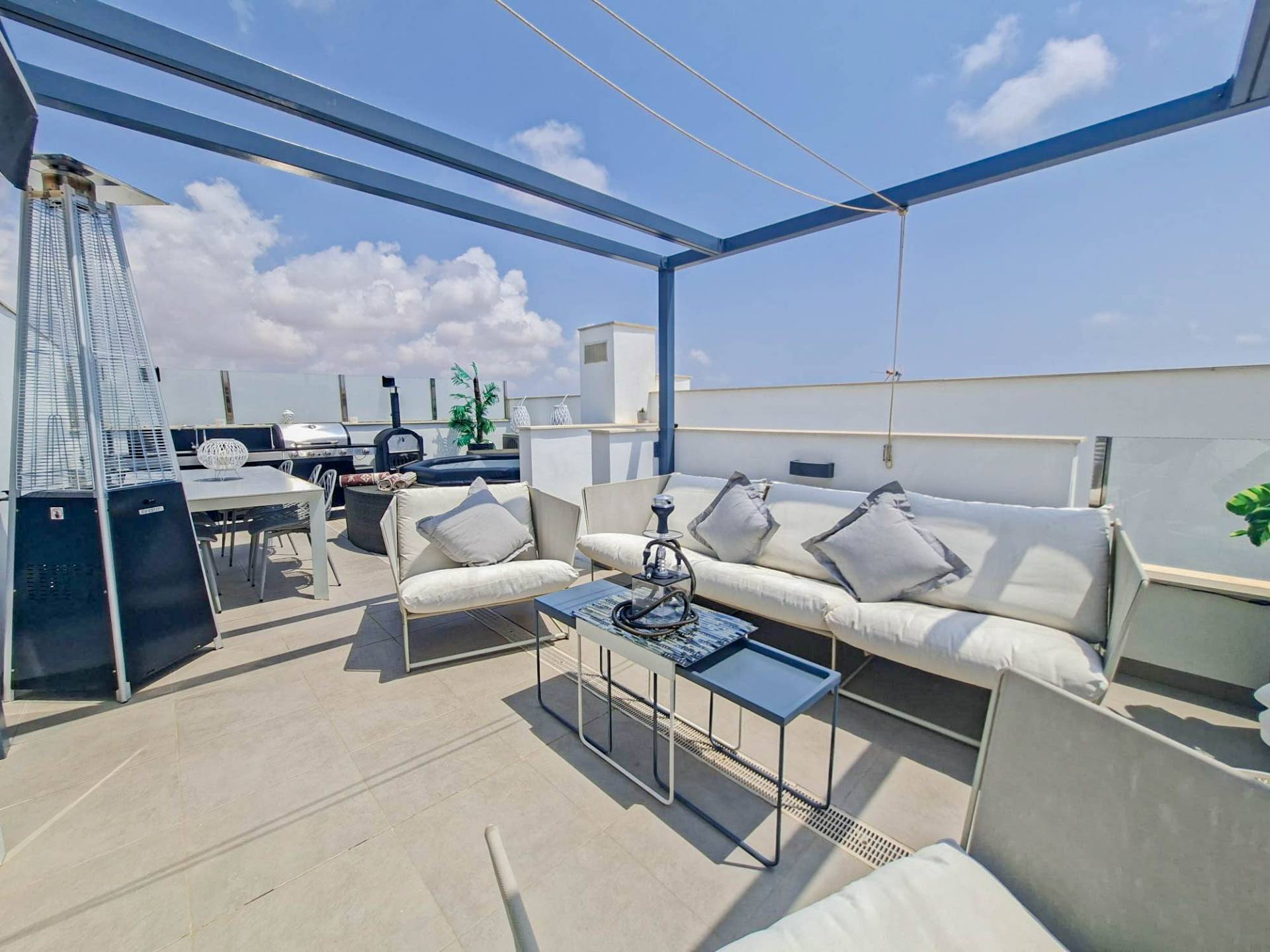 For sale - 3 Bedroom 3 Bathroom Villa in Villamartin - Costa Blanca  - Alicante