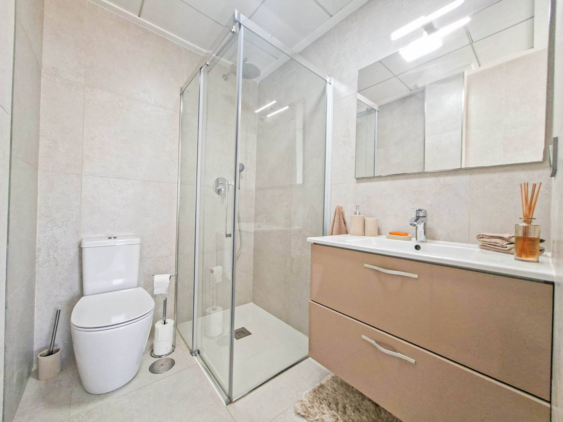 For sale - 3 Bedroom 3 Bathroom Villa in Villamartin - Costa Blanca  - Alicante