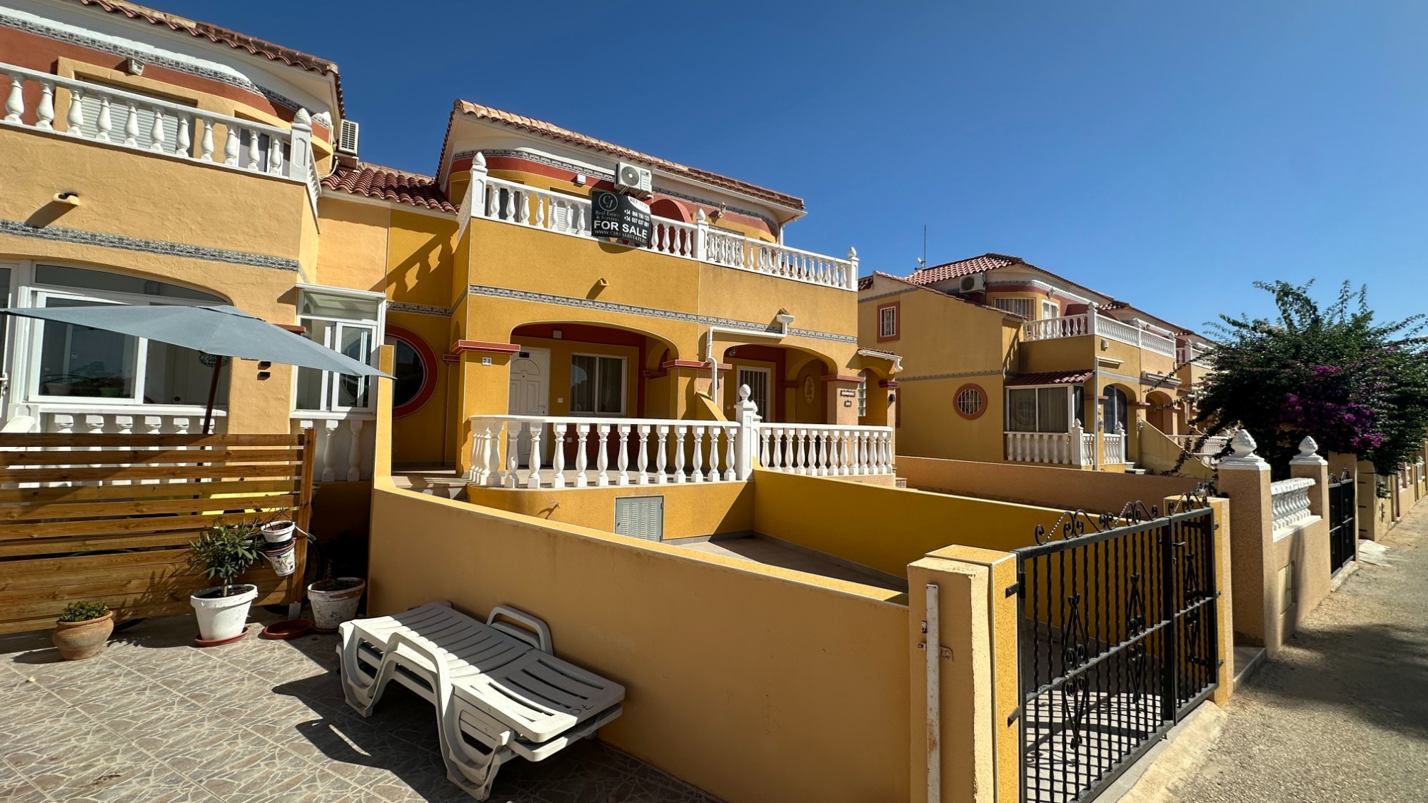 For sale - 2 Bedroom 2 Bathroom Town House in Cabo Roig - Costa Blanca  - Alicante