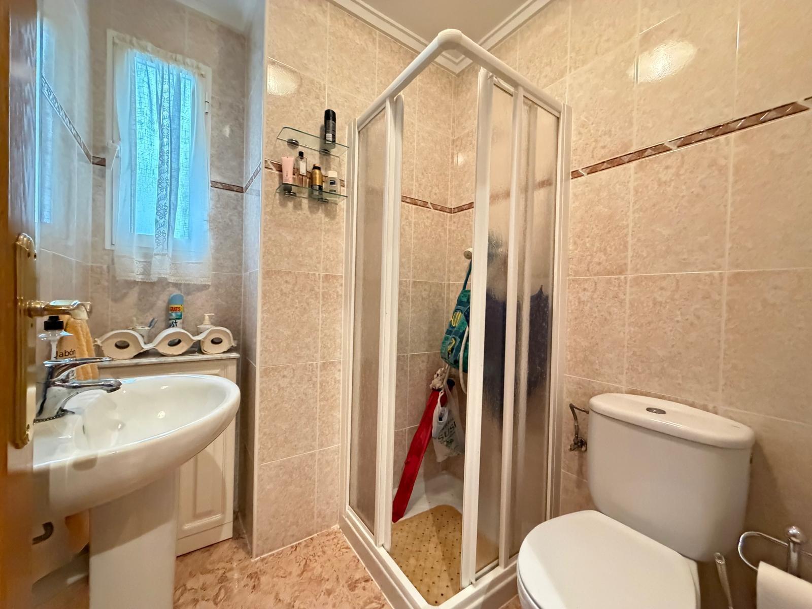 For sale - 3 Bedroom 2 Bathroom Apartment in Torrevieja - Playa Del Cura  - Alicante