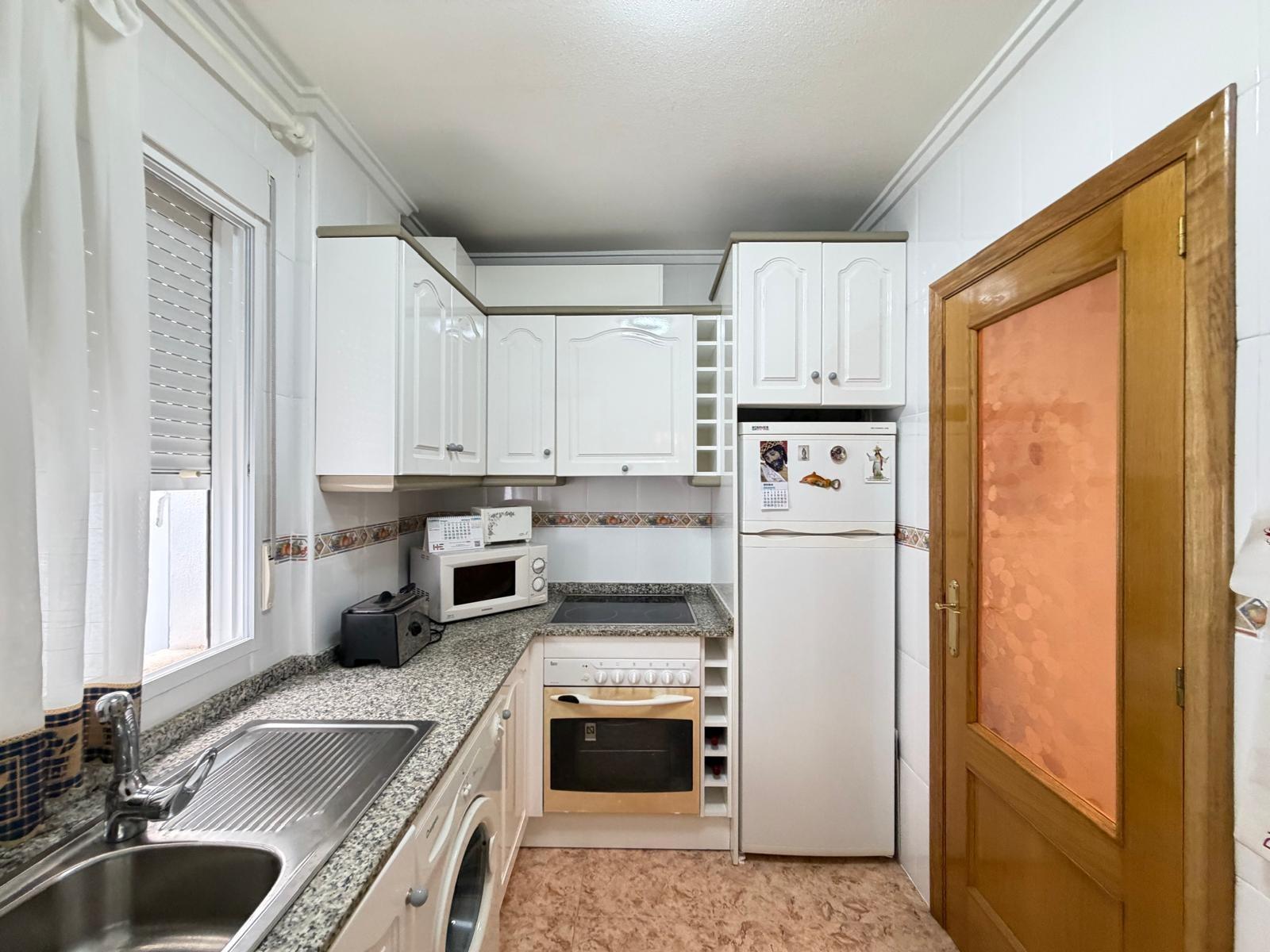 For sale - 3 Bedroom 2 Bathroom Apartment in Torrevieja - Playa Del Cura  - Alicante