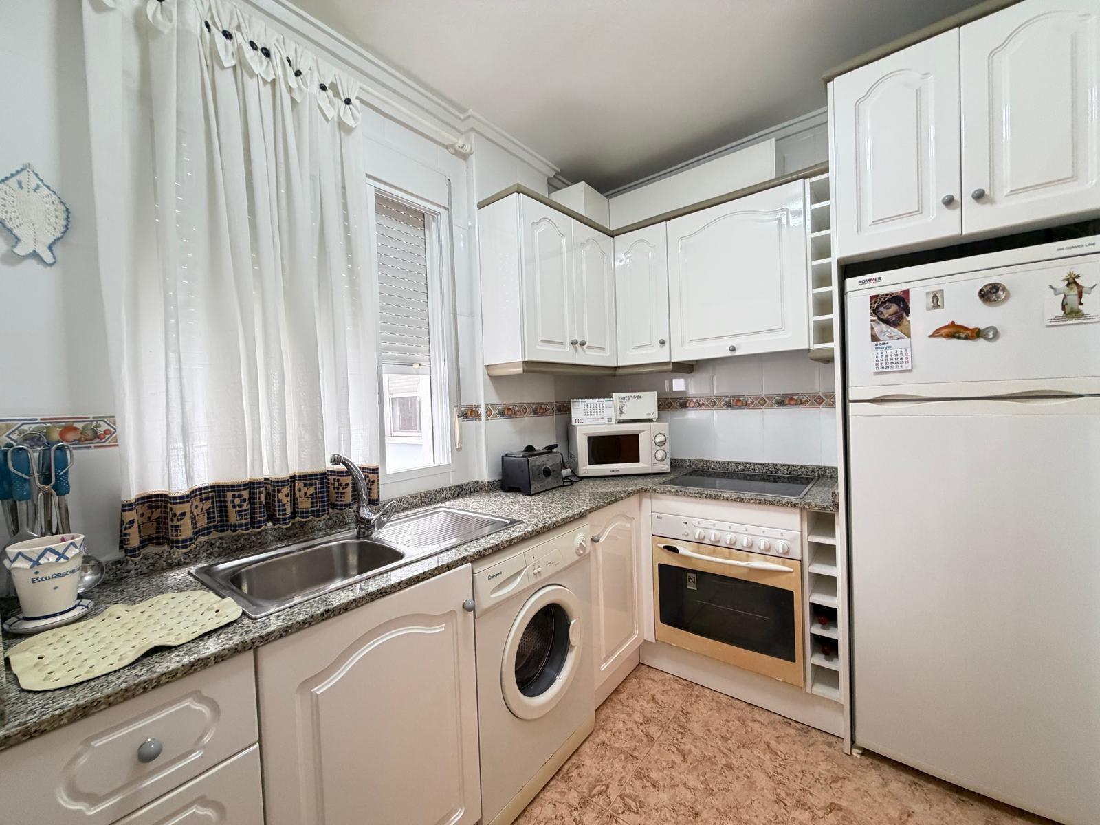 For sale - 3 Bedroom 2 Bathroom Apartment in Torrevieja - Playa Del Cura  - Alicante