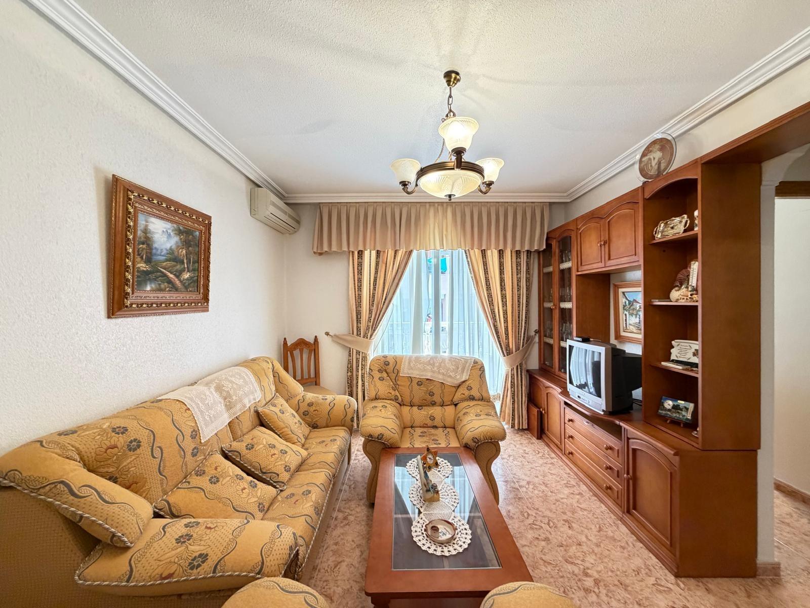 For sale - 3 Bedroom 2 Bathroom Apartment in Torrevieja - Playa Del Cura  - Alicante