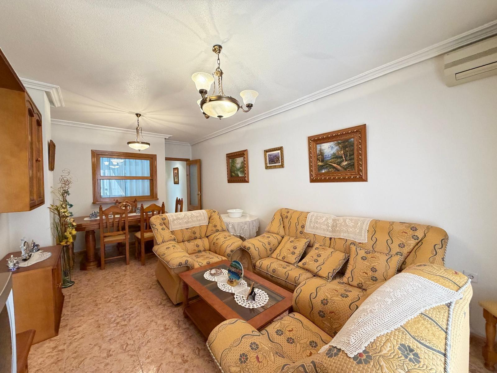 For sale - 3 Bedroom 2 Bathroom Apartment in Torrevieja - Playa Del Cura  - Alicante