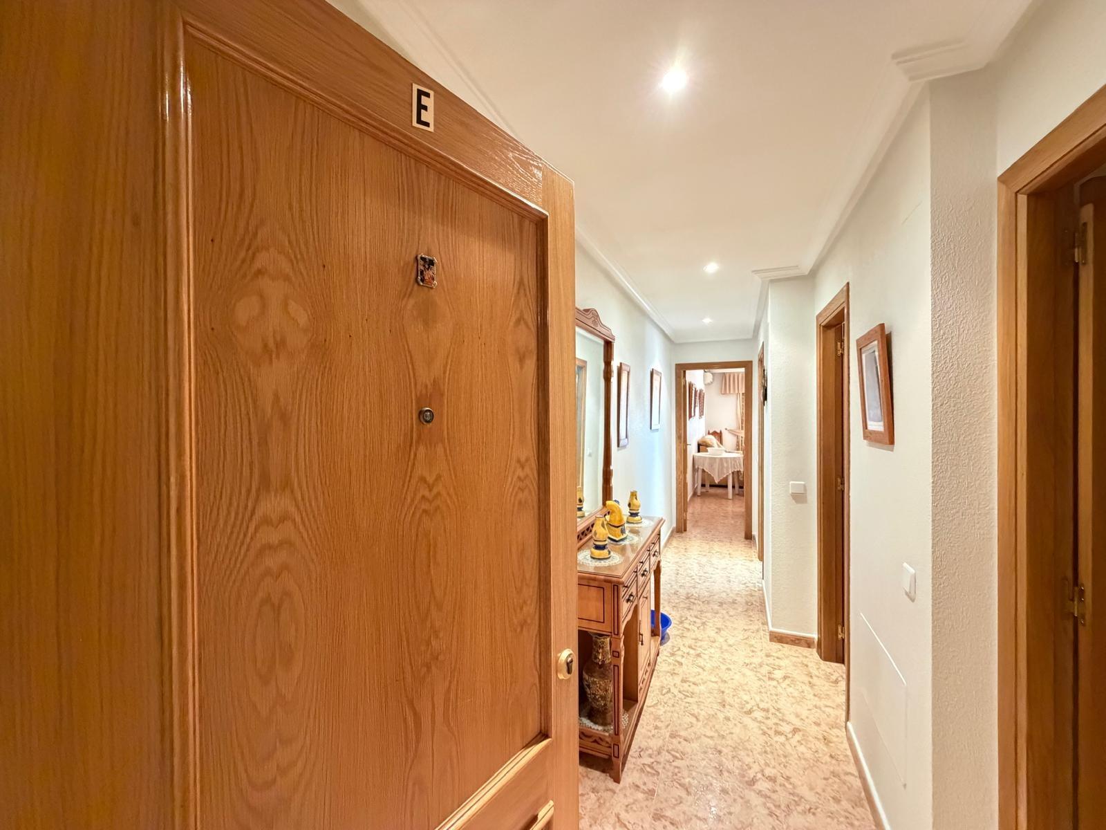 For sale - 3 Bedroom 2 Bathroom Apartment in Torrevieja - Playa Del Cura  - Alicante
