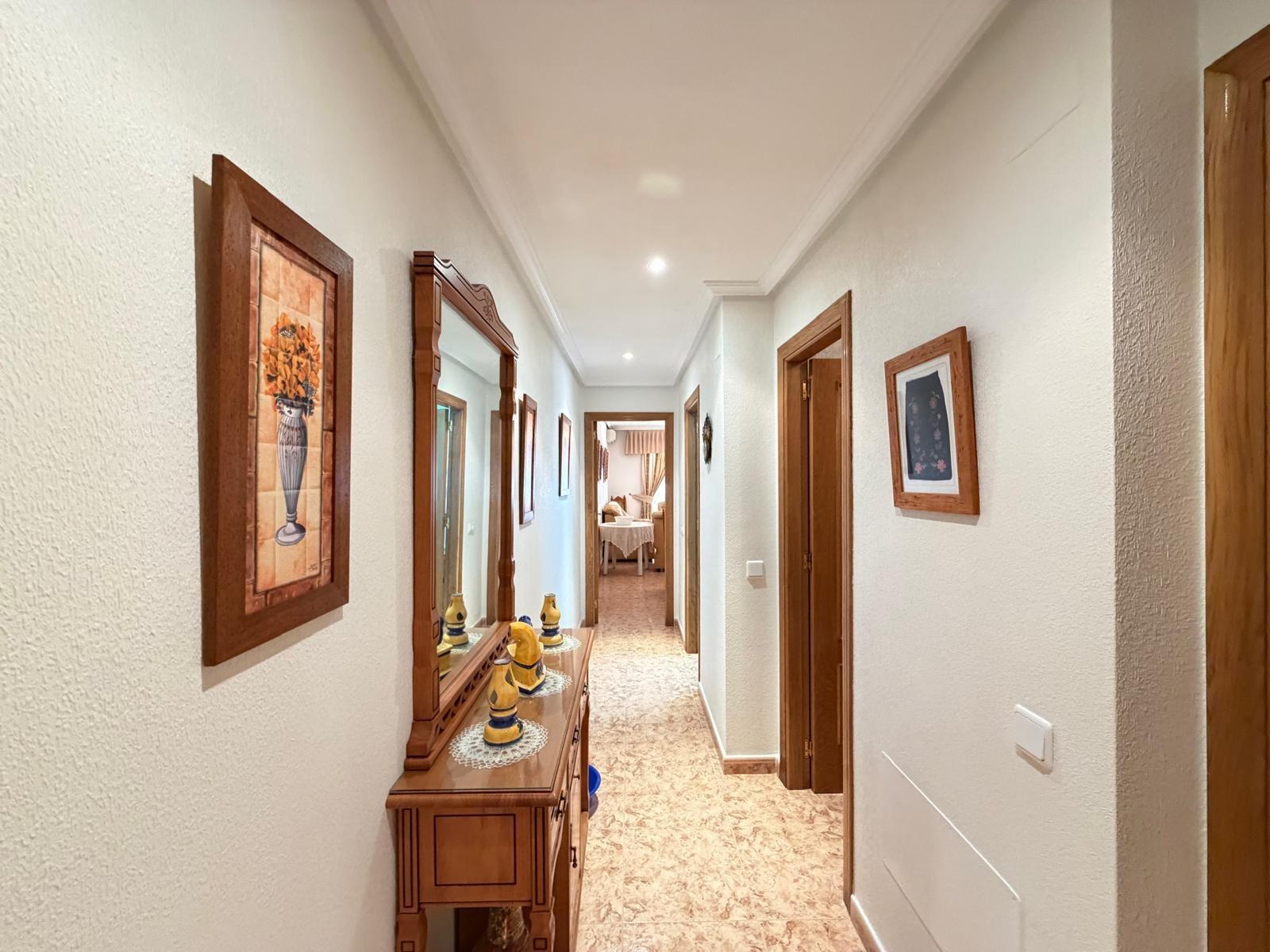 For sale - 3 Bedroom 2 Bathroom Apartment in Torrevieja - Playa Del Cura  - Alicante