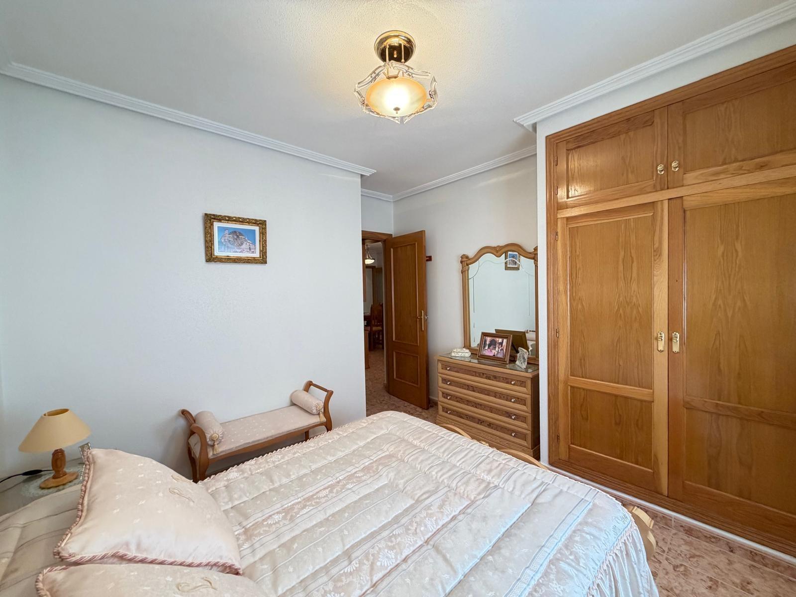 For sale - 3 Bedroom 2 Bathroom Apartment in Torrevieja - Playa Del Cura  - Alicante