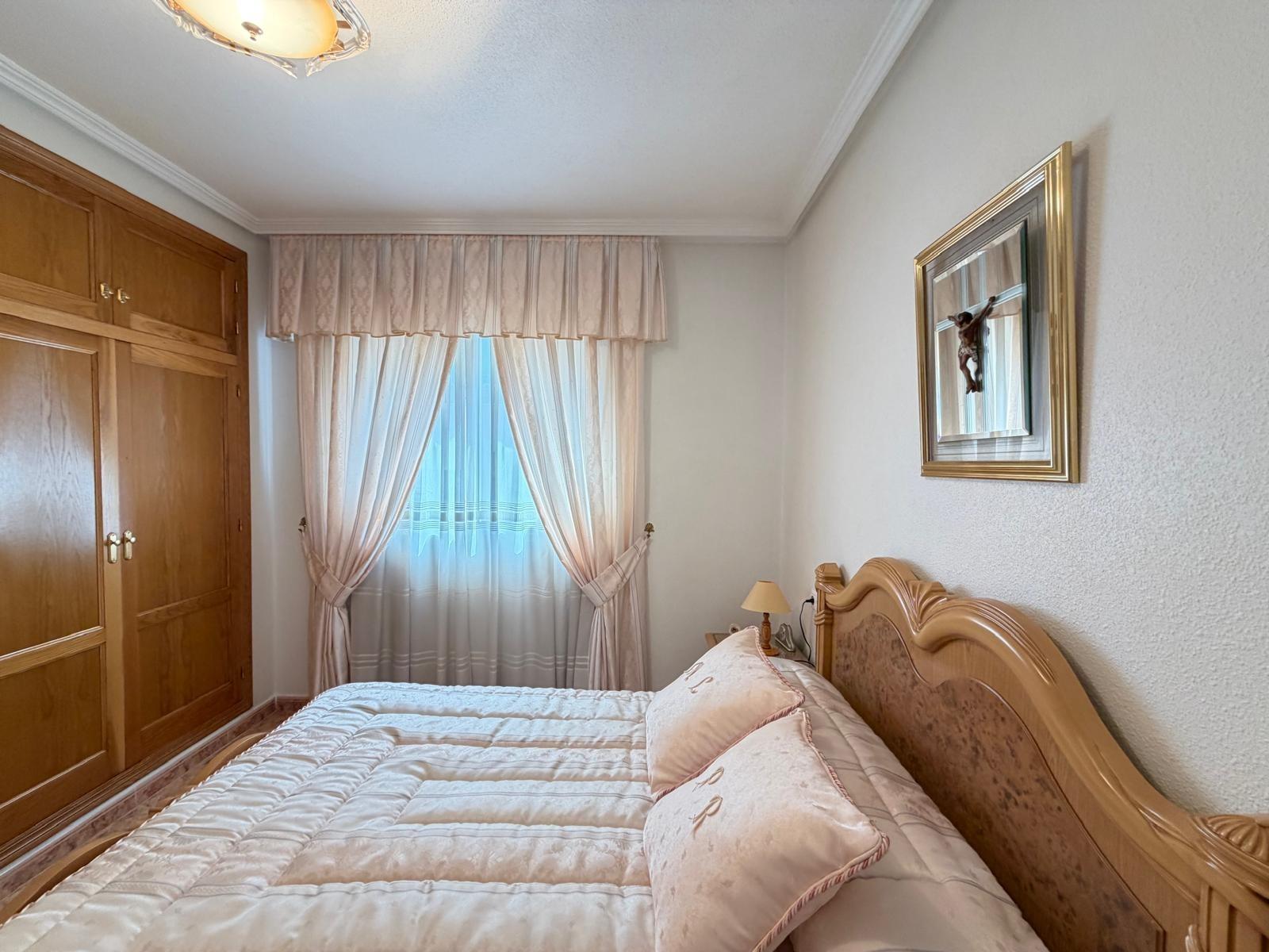 For sale - 3 Bedroom 2 Bathroom Apartment in Torrevieja - Playa Del Cura  - Alicante