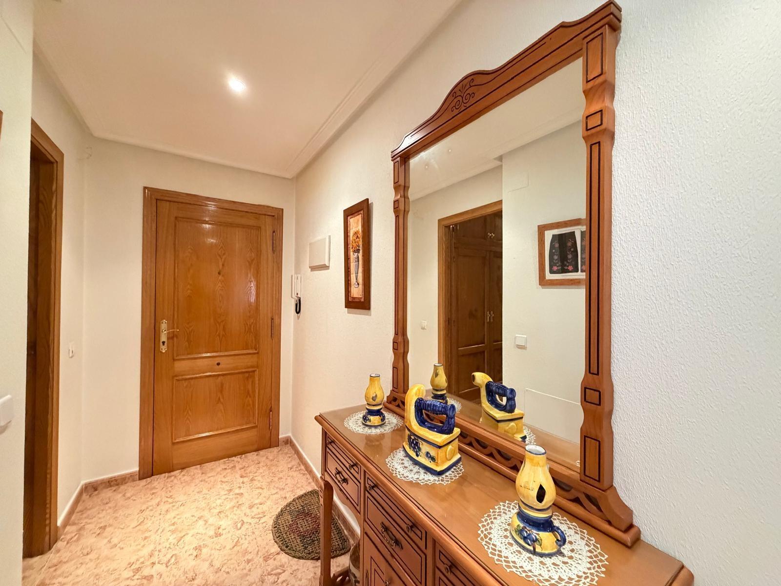 For sale - 3 Bedroom 2 Bathroom Apartment in Torrevieja - Playa Del Cura  - Alicante