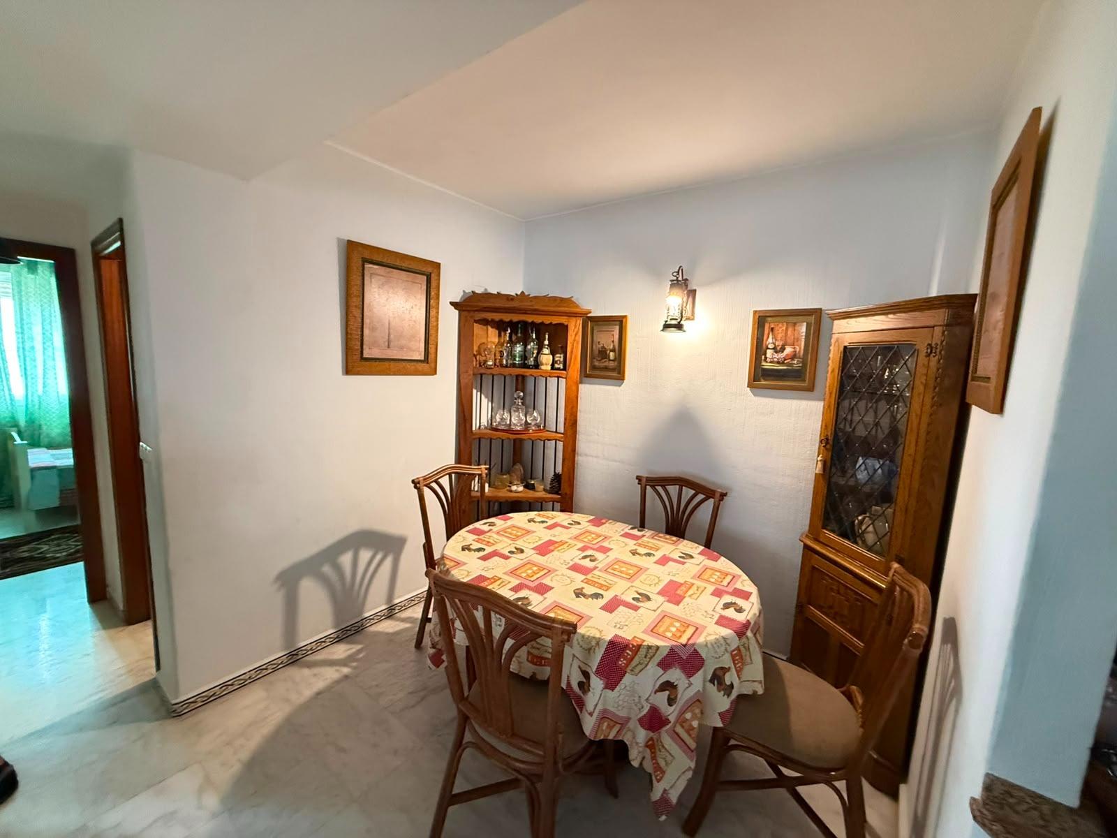 For sale - 3 Bedroom 2 Bathroom Apartment in Torrevieja - Playa De Los Locos  - Alicante