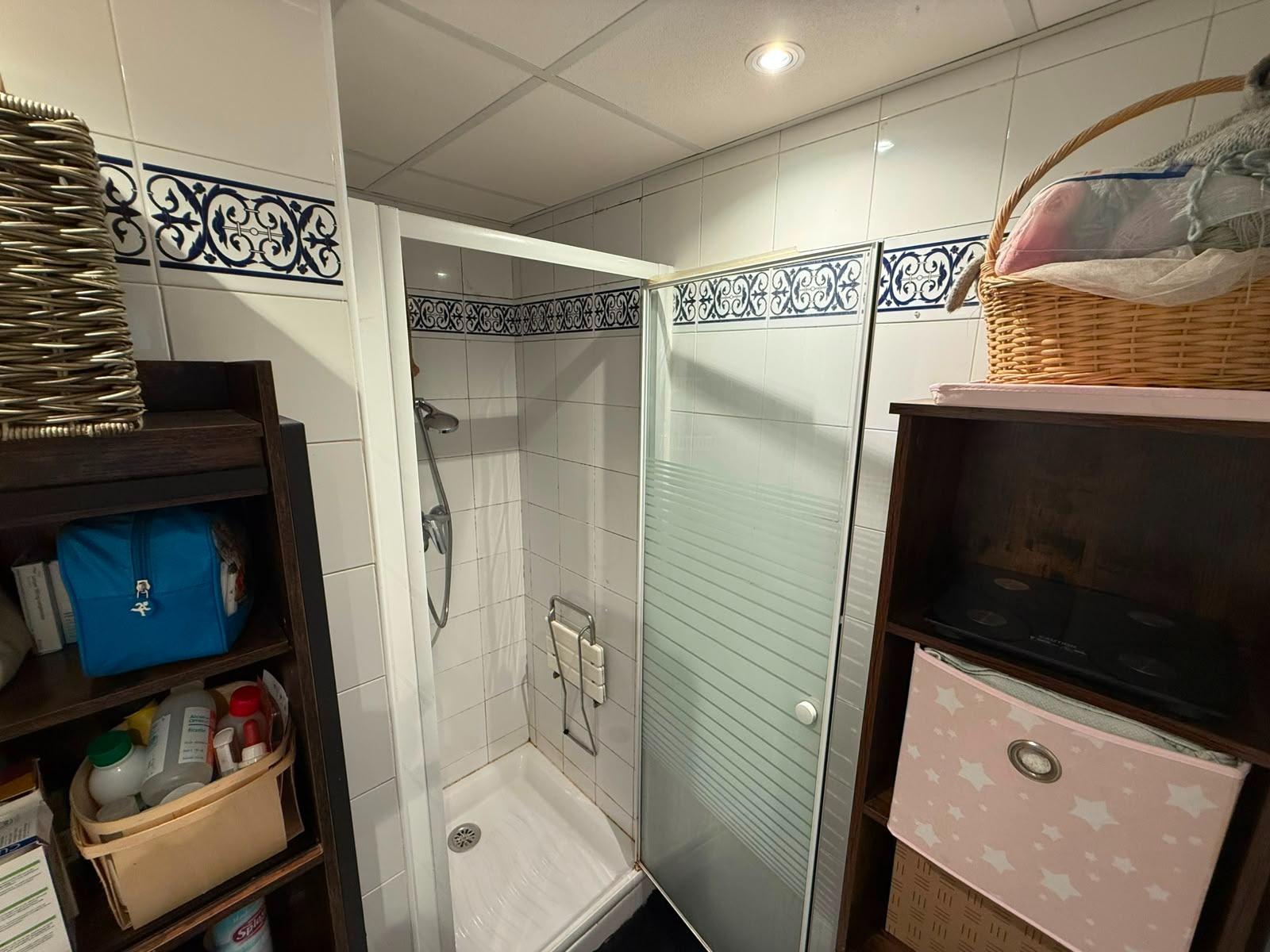 For sale - 3 Bedroom 2 Bathroom Apartment in Torrevieja - Playa De Los Locos  - Alicante