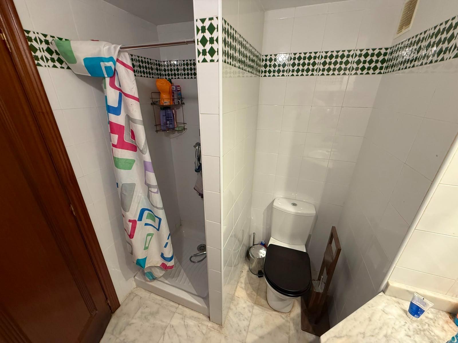For sale - 3 Bedroom 2 Bathroom Apartment in Torrevieja - Playa De Los Locos  - Alicante