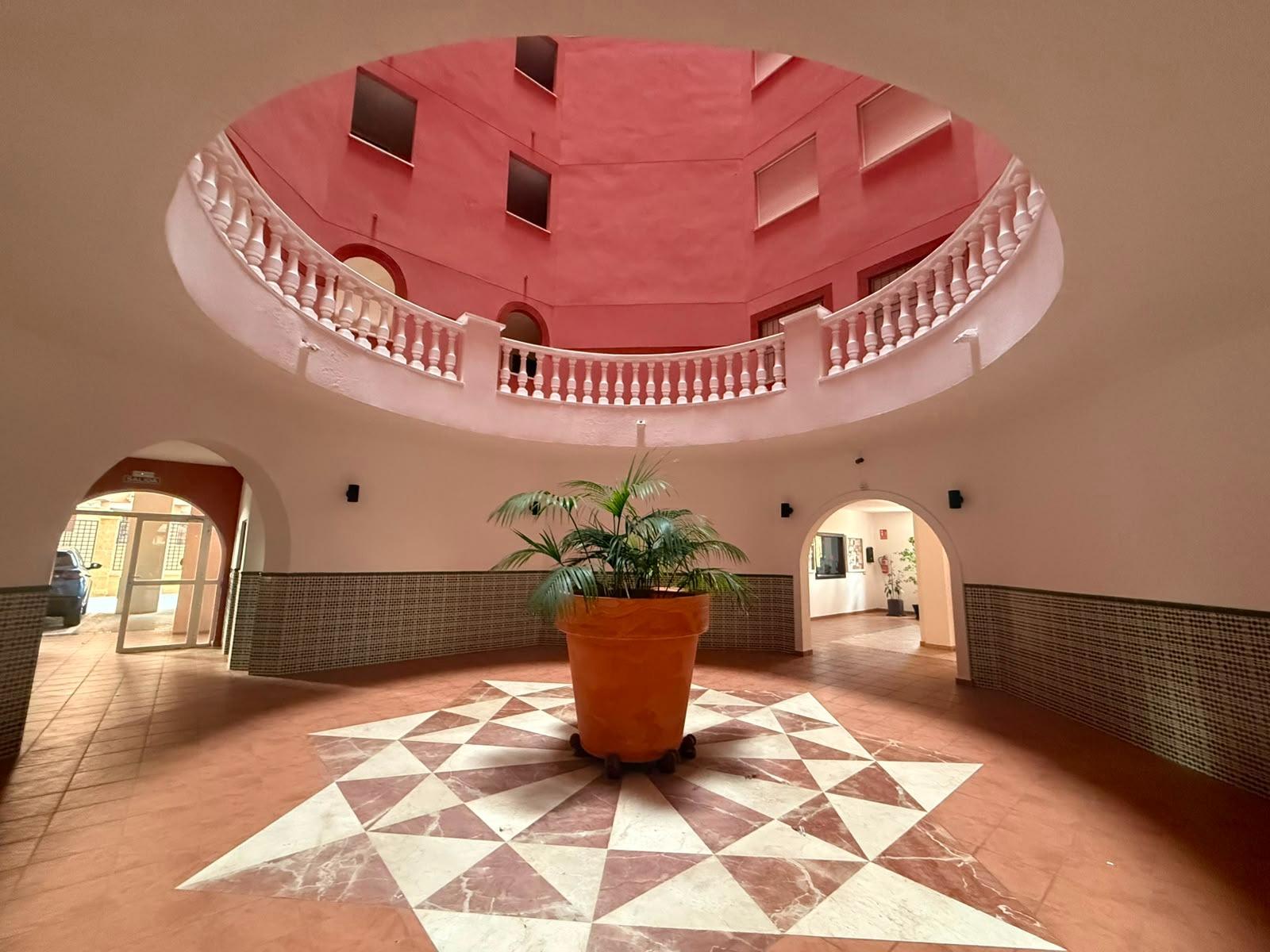 For sale - 3 Bedroom 2 Bathroom Apartment in Torrevieja - Playa De Los Locos  - Alicante