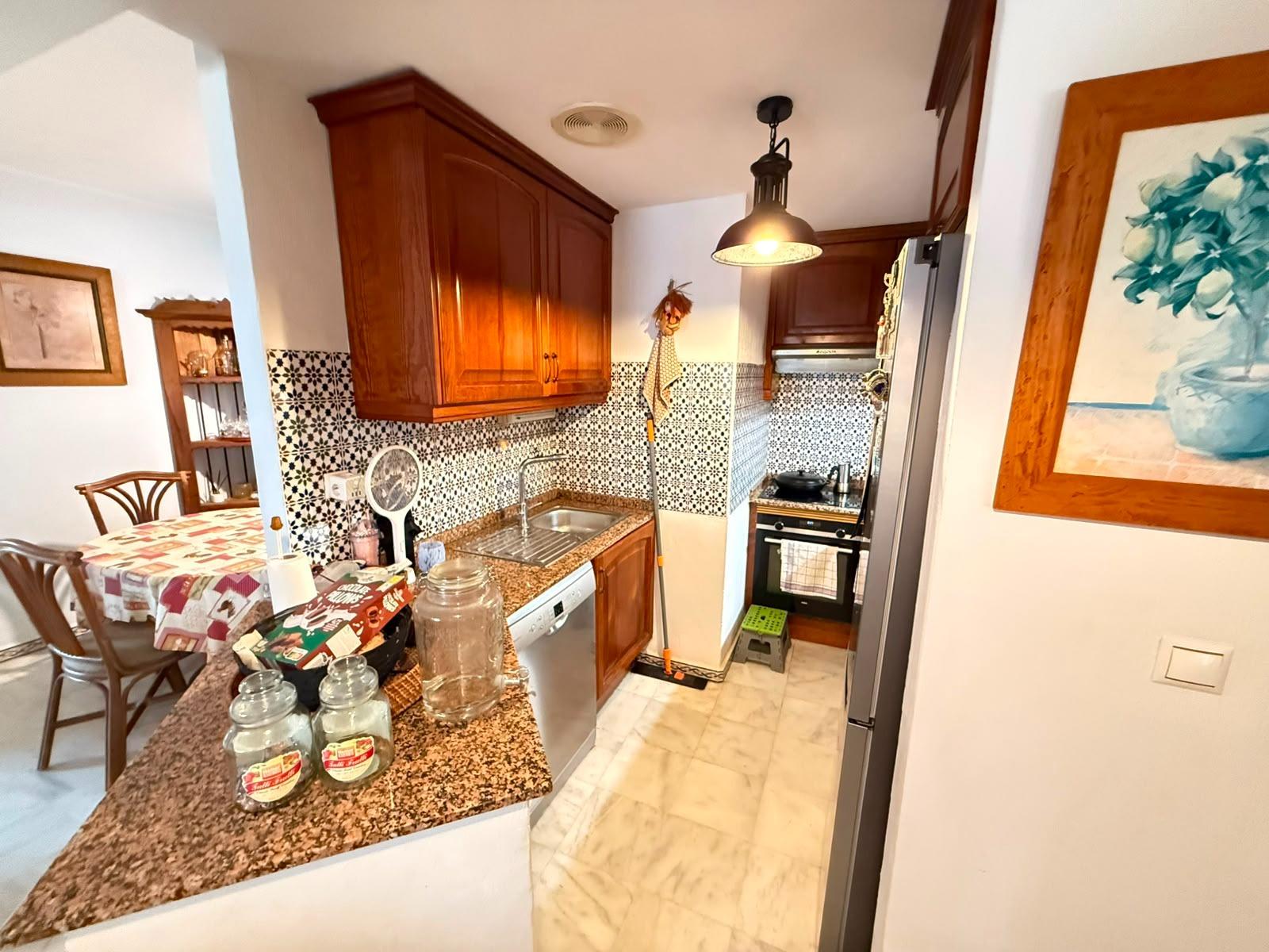 For sale - 3 Bedroom 2 Bathroom Apartment in Torrevieja - Playa De Los Locos  - Alicante