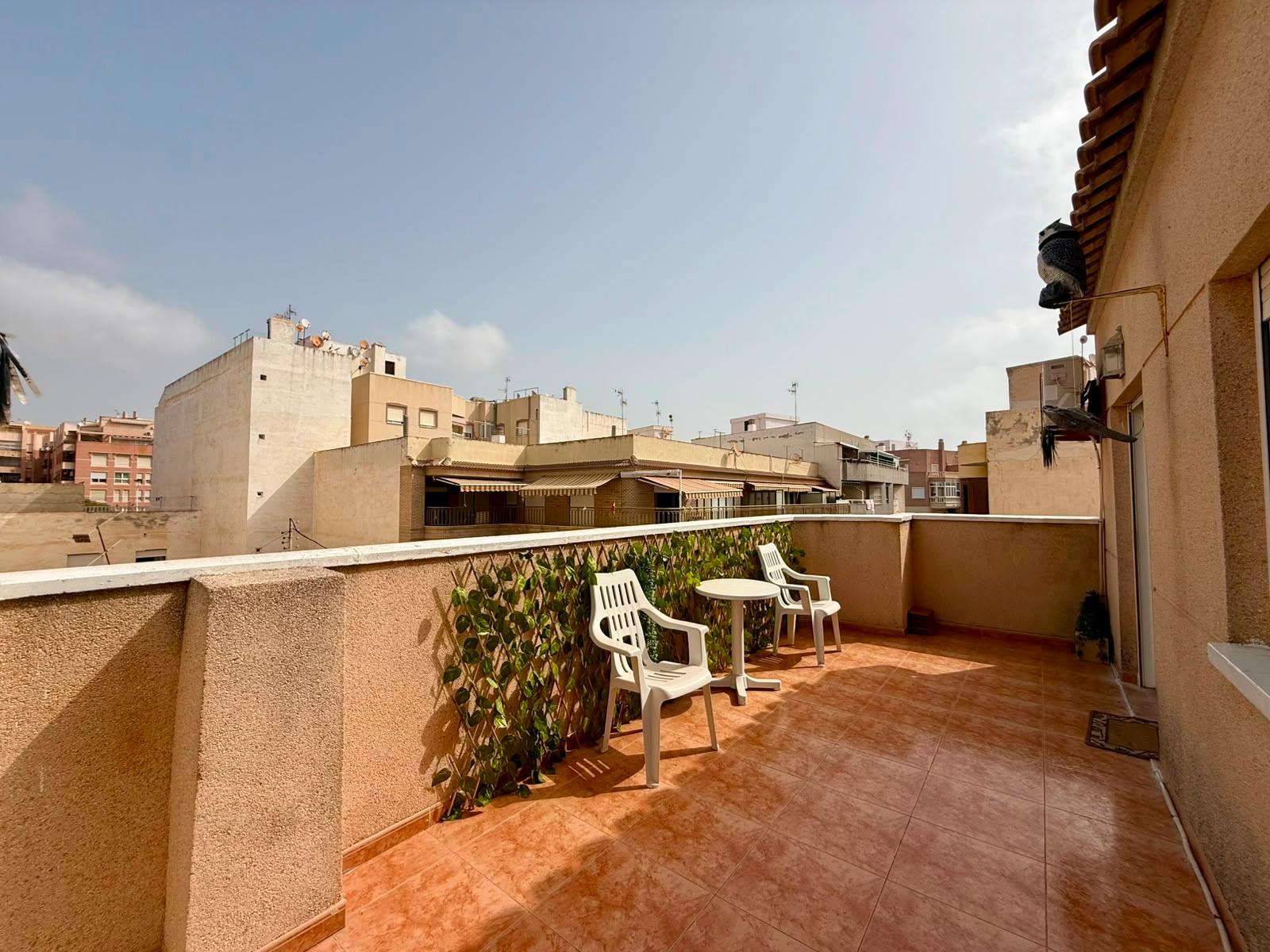 For sale - 3 Bedroom 2 Bathroom Penthouse in Torrevieja - Playa Del Cura  - Alicante