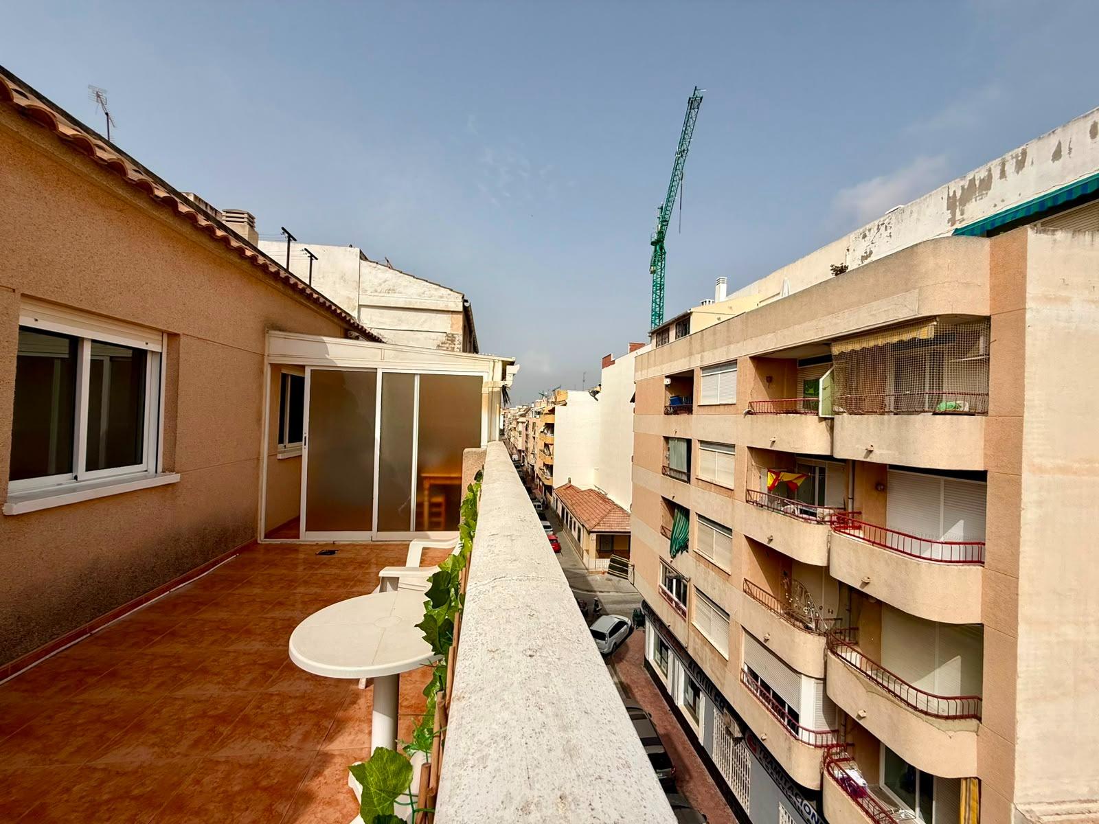 For sale - 3 Bedroom 2 Bathroom Penthouse in Torrevieja - Playa Del Cura  - Alicante