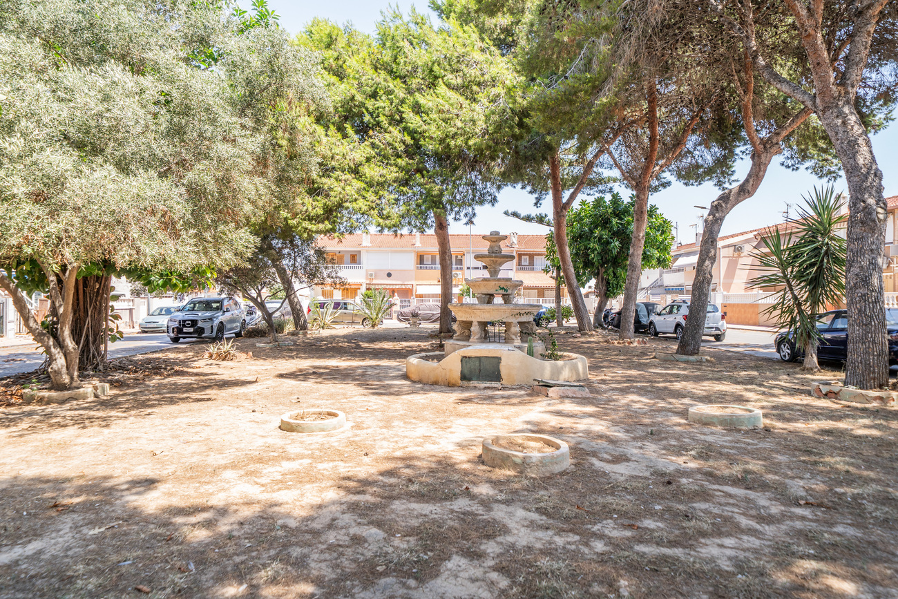 For sale - 2 Bedroom 1 Bathroom Apartment in Torrevieja - La Veleta  - Alicante
