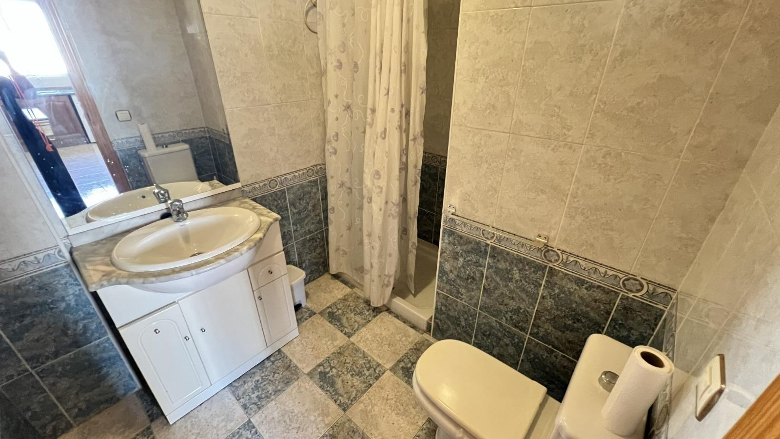 For sale - 3 Bedroom 2 Bathroom Villa in Torrevieja - aguas nuevas  - Alicante