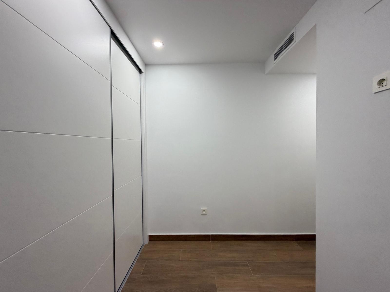 For sale - 2 Bedroom 2 Bathroom Apartment in Torrevieja - Estacion De Autobuses  - Alicante