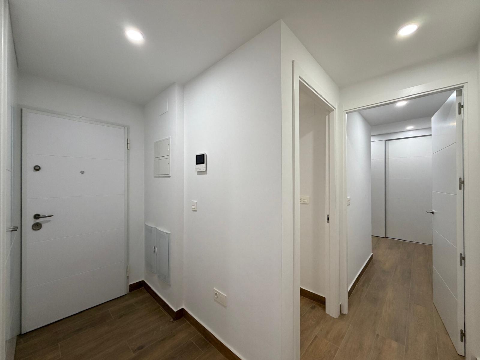 For sale - 2 Bedroom 2 Bathroom Apartment in Torrevieja - Estacion De Autobuses  - Alicante