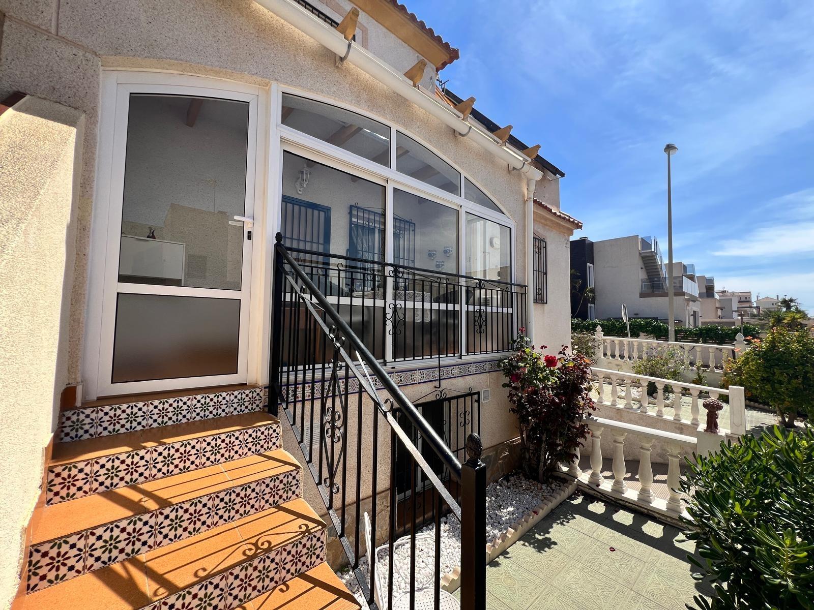 For sale - 3 Bedroom 2 Bathroom Quad House in Torrevieja - Torre La Mata  - Alicante