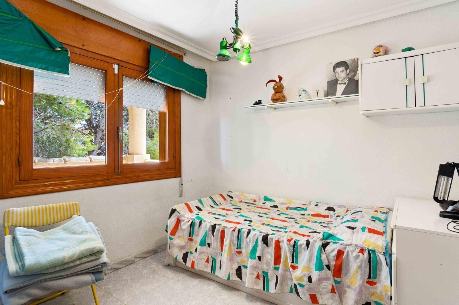 For sale - 6 Bedroom 3 Bathroom Villa in Torrevieja - Los Balcones  - Alicante