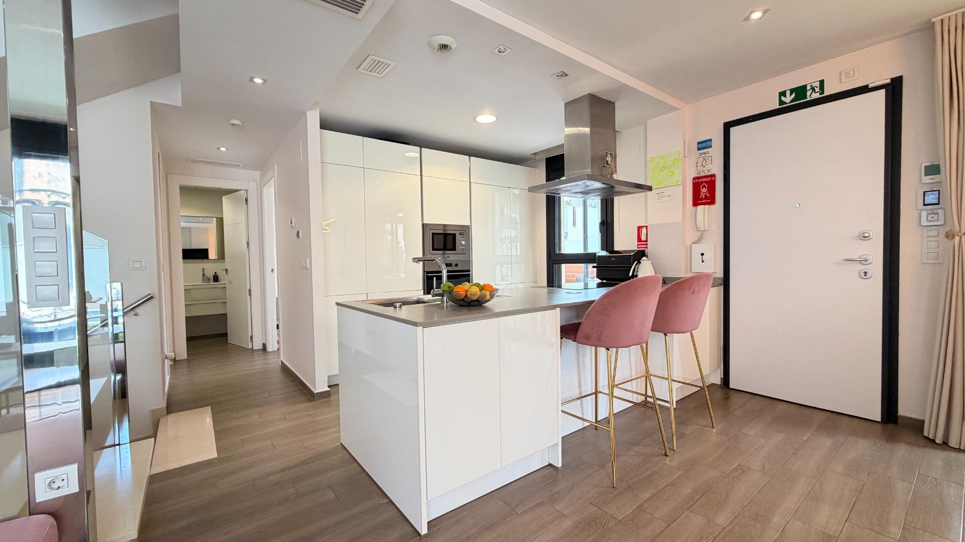 For sale - 5 Bedroom 3 Bathroom Villa in Torrevieja - aguas nuevas  - Alicante
