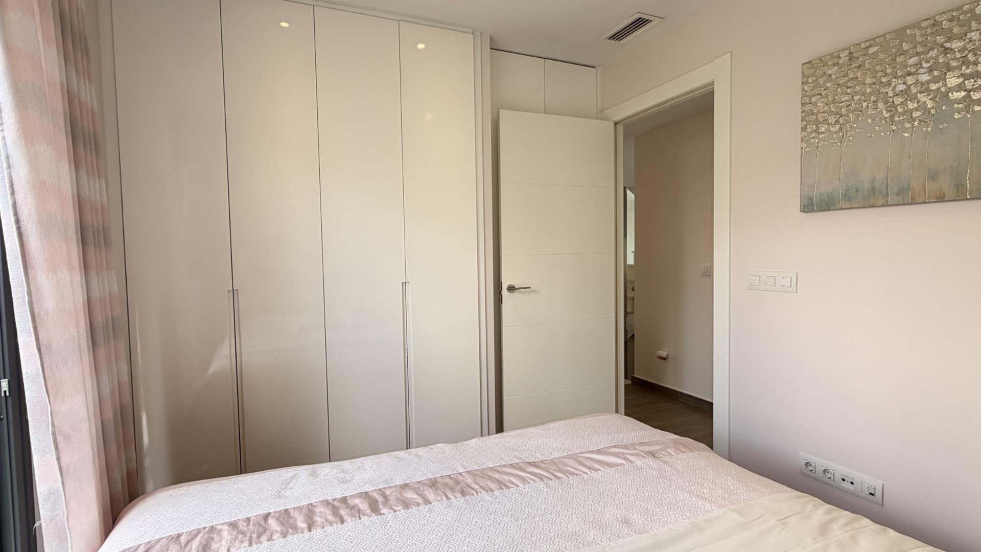 For sale - 5 Bedroom 3 Bathroom Villa in Torrevieja - aguas nuevas  - Alicante