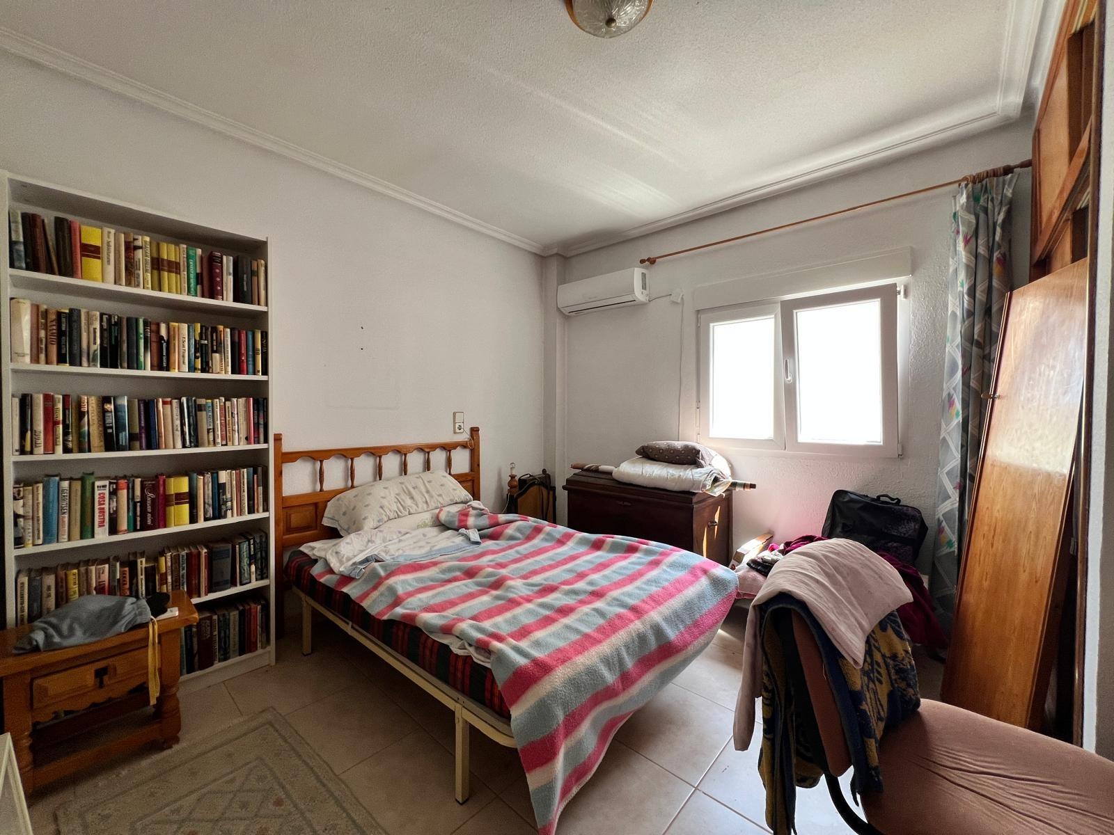 For sale - 2 Bedroom 1 Bathroom Apartment in Torrevieja - Centro  - Alicante