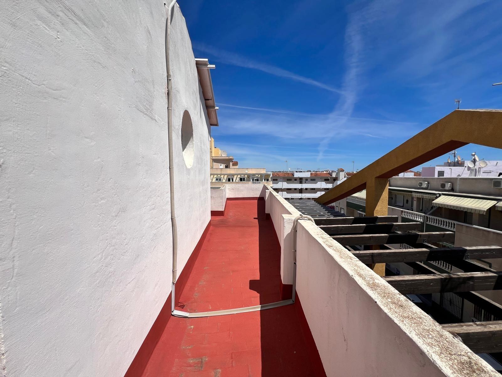 For sale - 2 Bedroom 1 Bathroom Apartment in Torrevieja - Centro  - Alicante