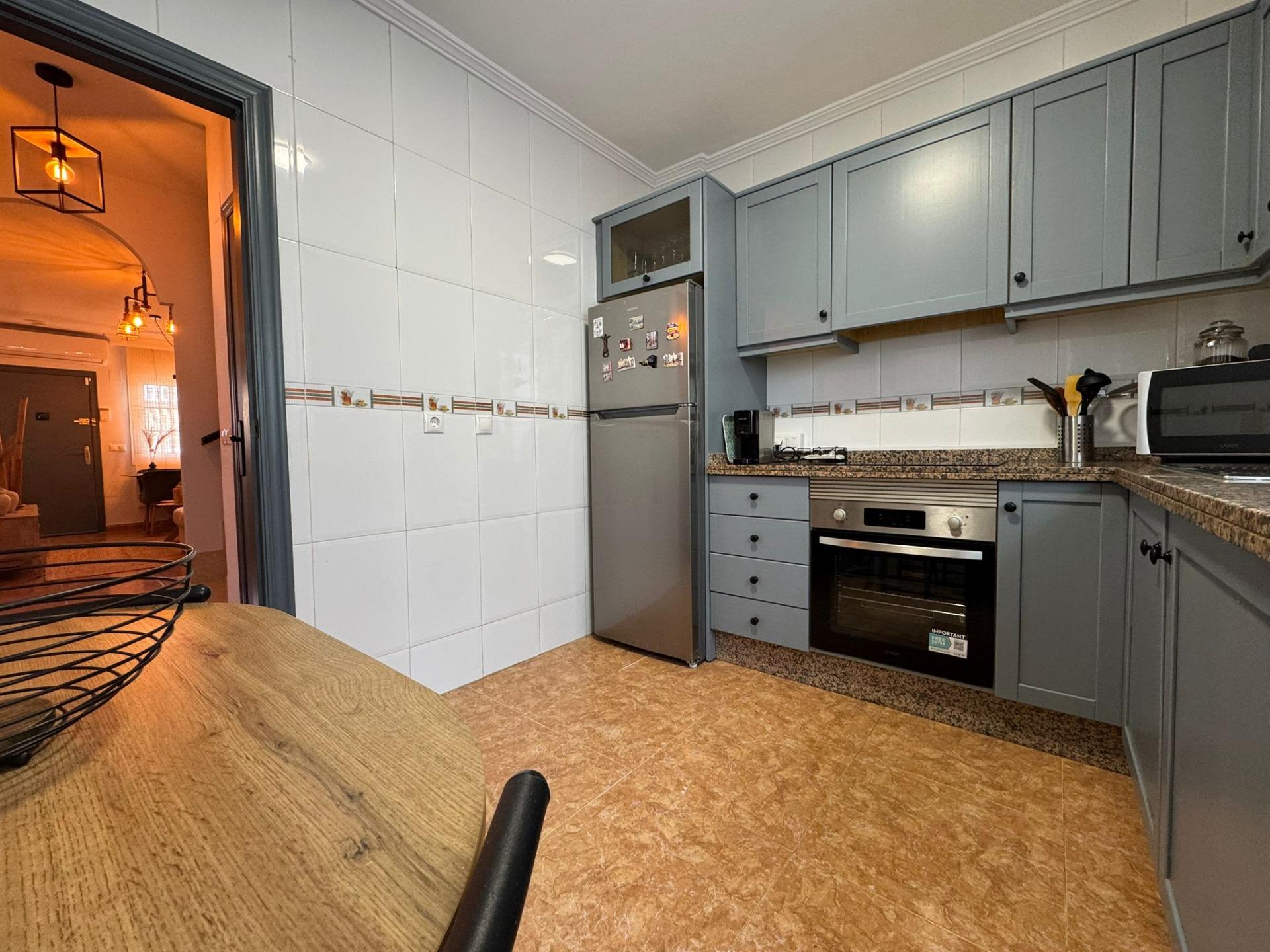 For sale - 3 Bedroom 2 Bathroom Town House in Villamartin -   - Alicante