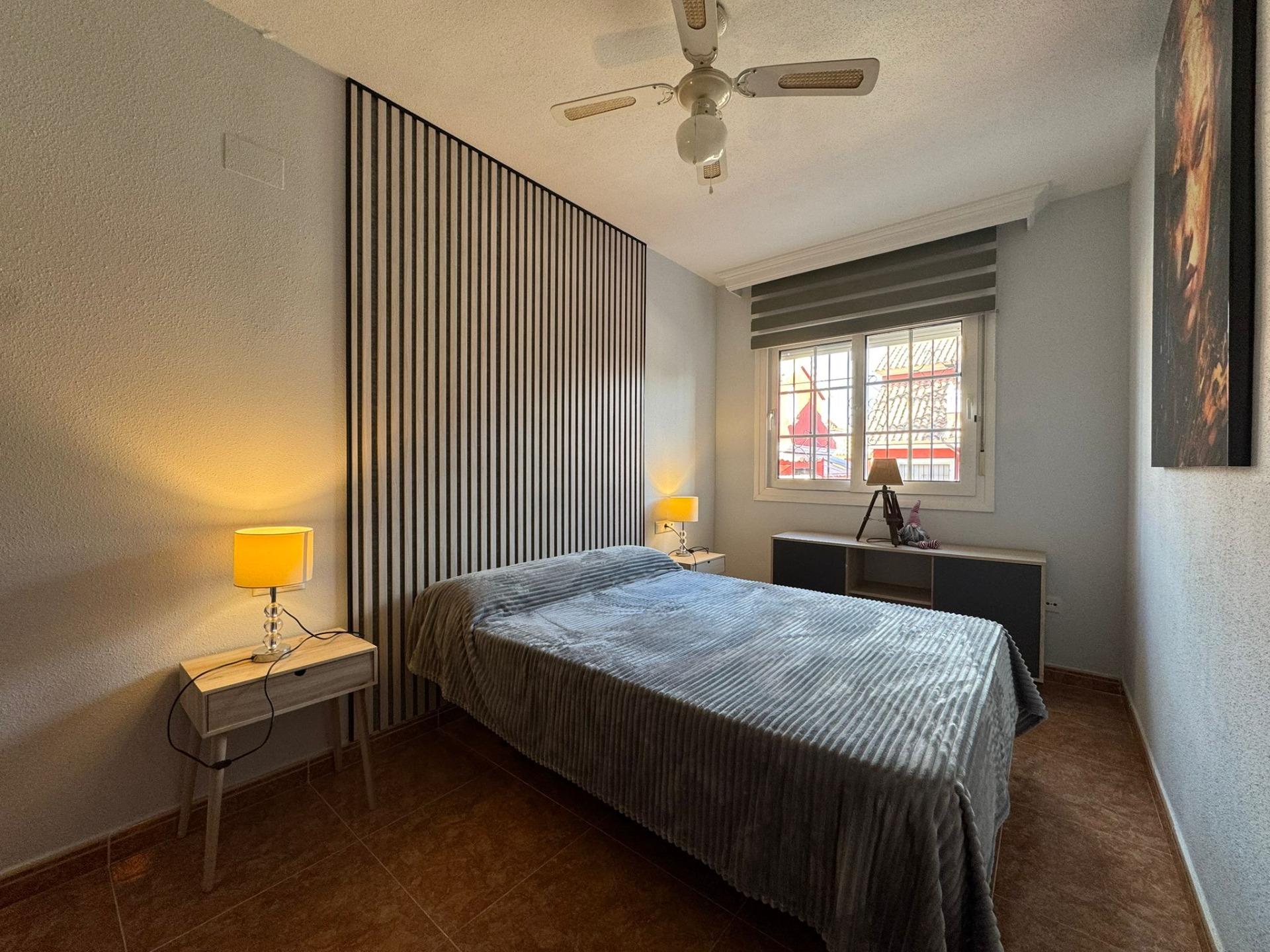 For sale - 3 Bedroom 2 Bathroom Town House in Villamartin -   - Alicante