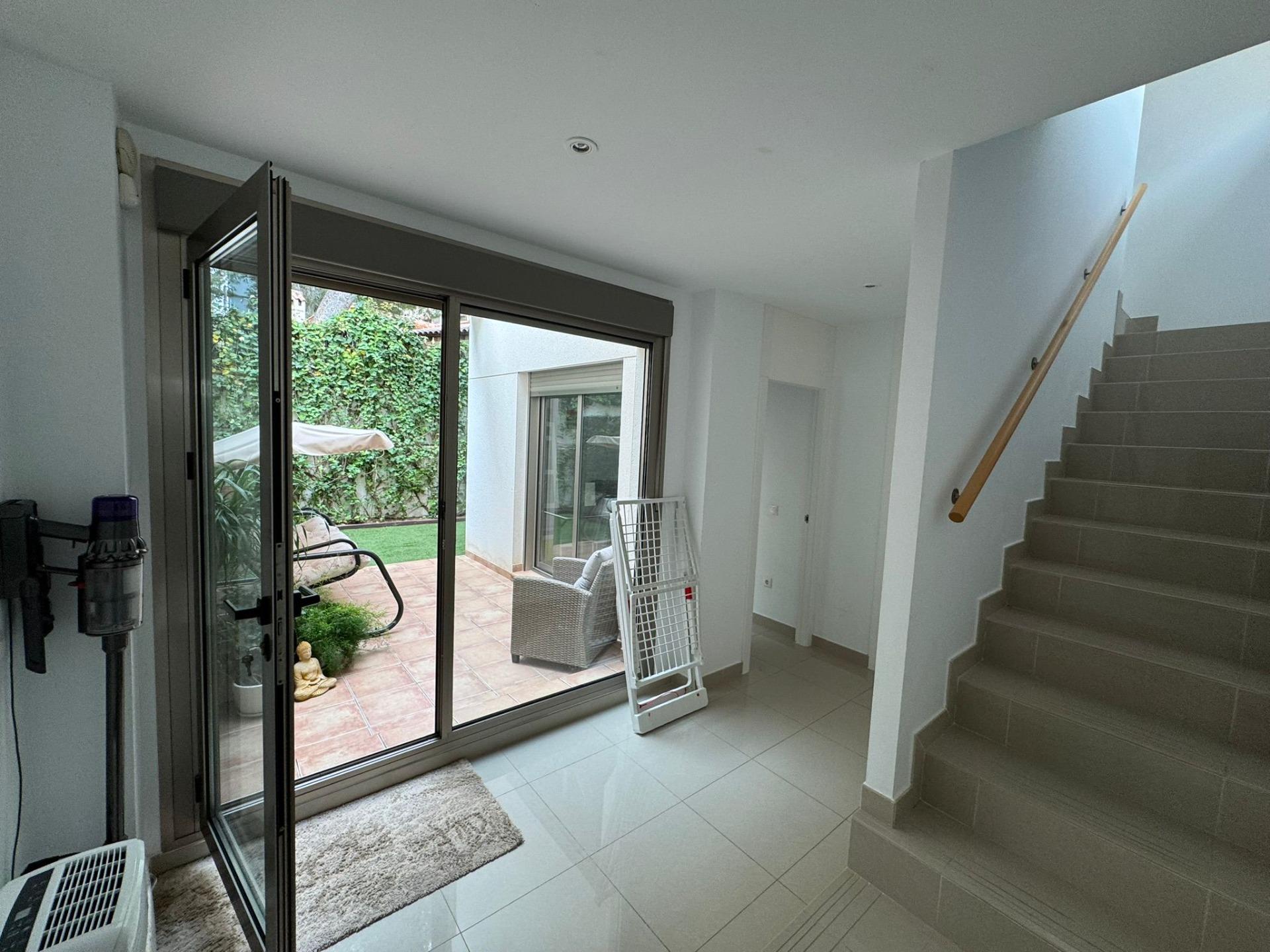 For sale - 3 Bedroom 3 Bathroom Town House in Torrevieja - Punta Prima  - Alicante