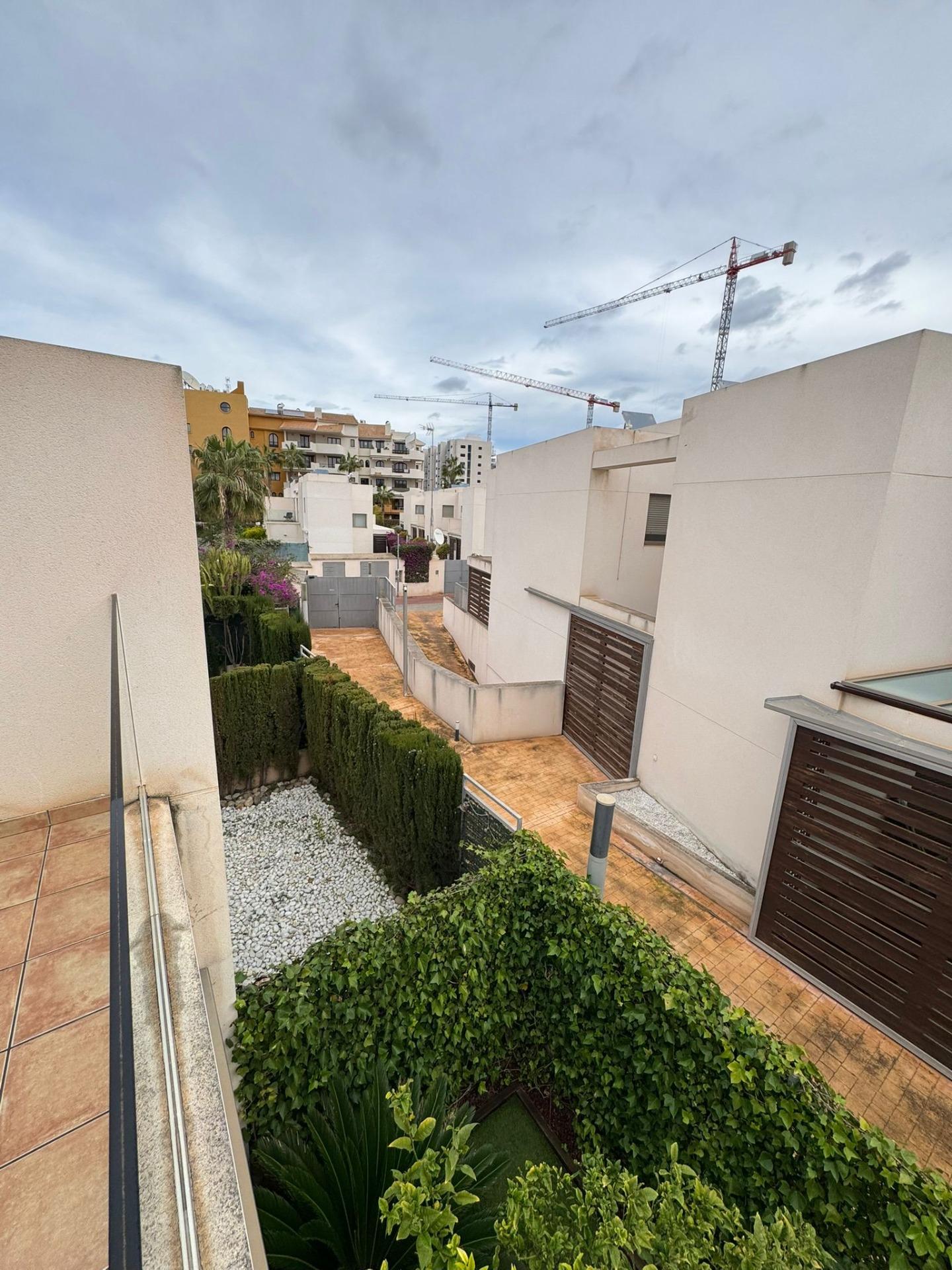 For sale - 3 Bedroom 3 Bathroom Town House in Torrevieja - Punta Prima  - Alicante