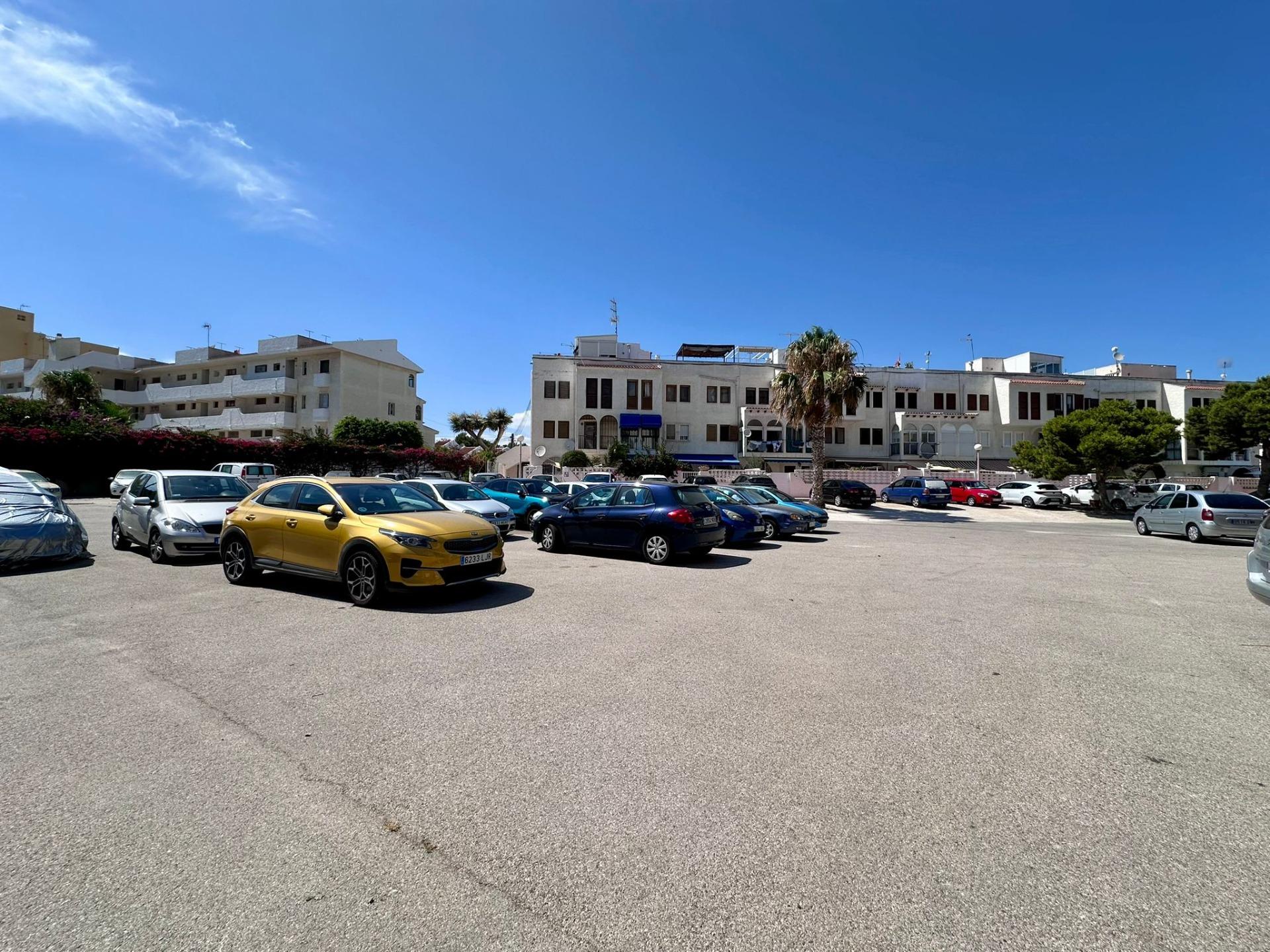 For sale - 2 Bedroom 1 Bathroom Apartment in Torrevieja - Habaneras  - Alicante