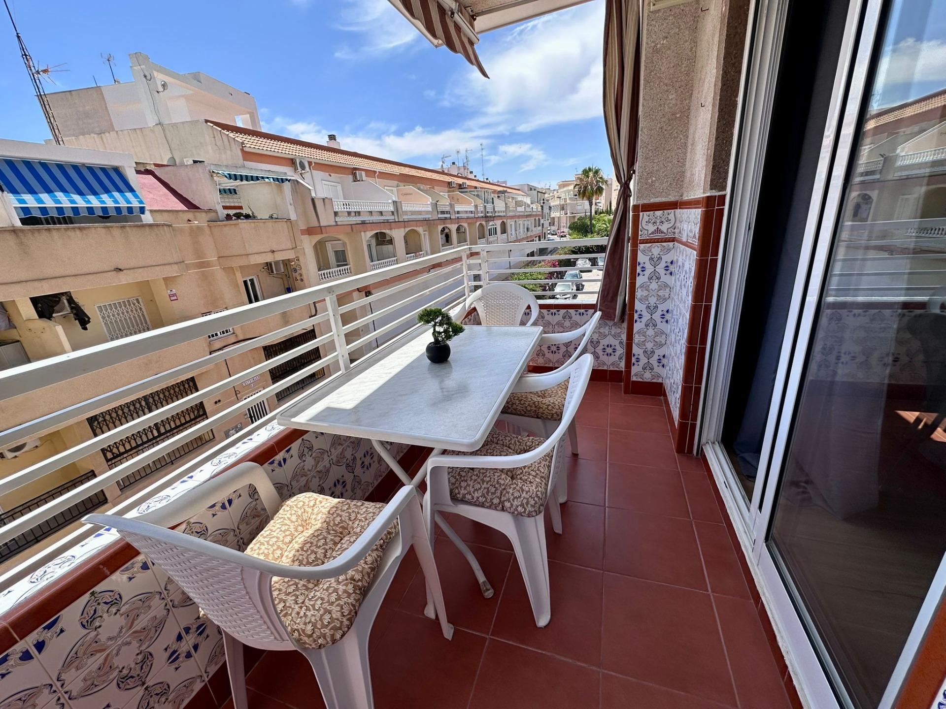 For sale - 2 Bedroom 1 Bathroom Apartment in Torrevieja - Habaneras  - Alicante